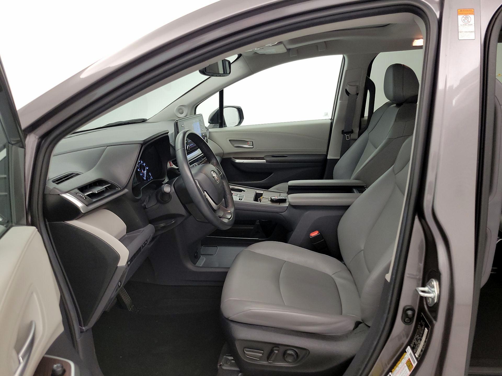 Thumbnail: 2023 Toyota Sienna - 11