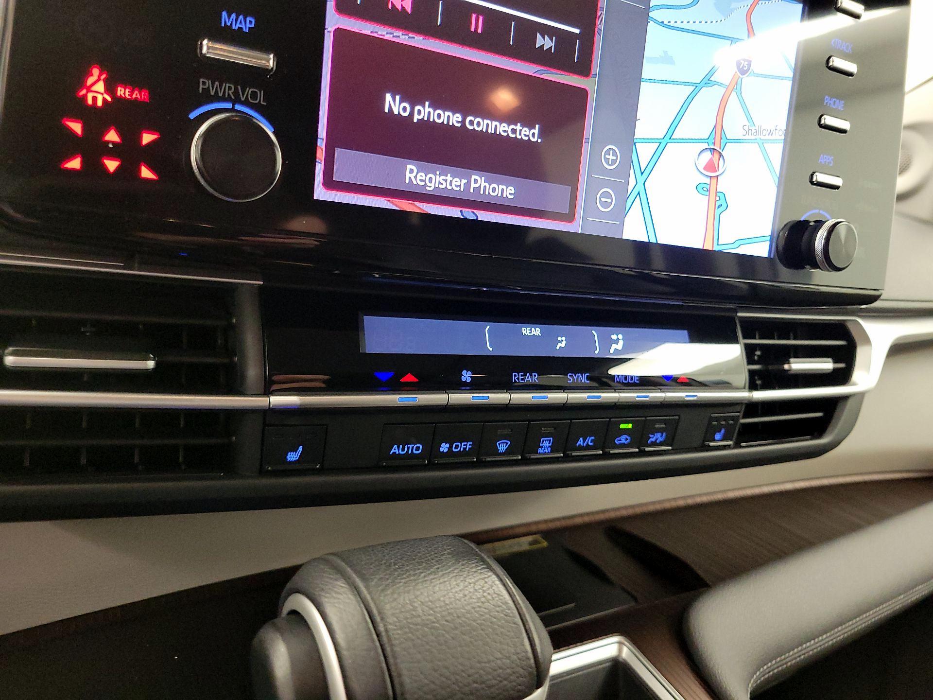 Thumbnail: 2023 Toyota Sienna - 17