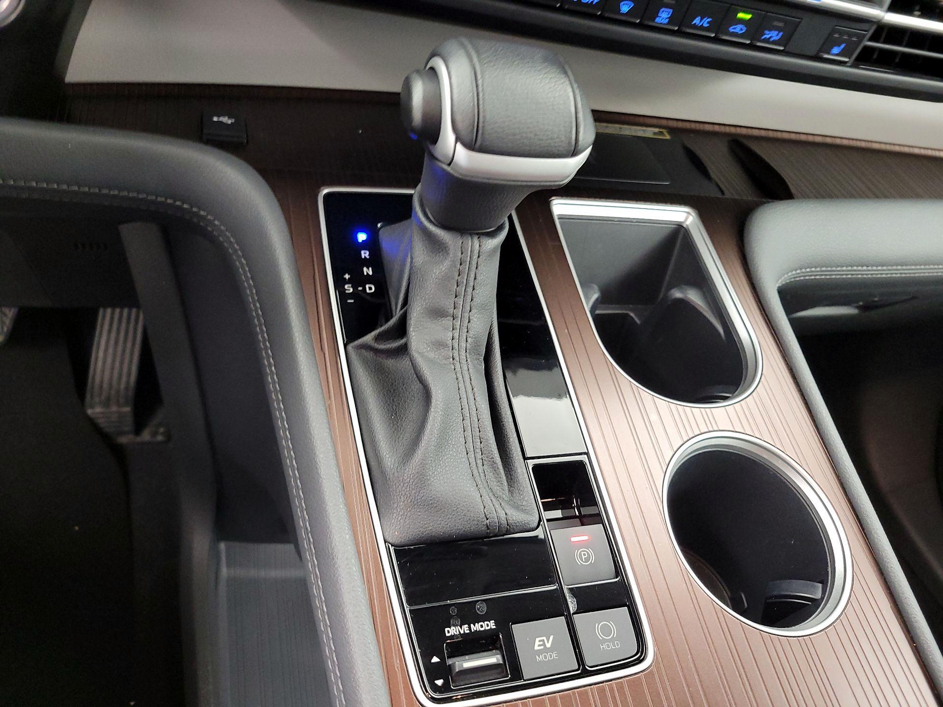 Thumbnail: 2023 Toyota Sienna - 18