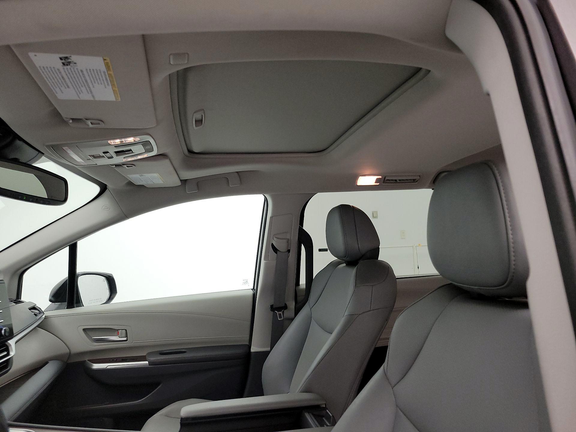 Thumbnail: 2023 Toyota Sienna - 20