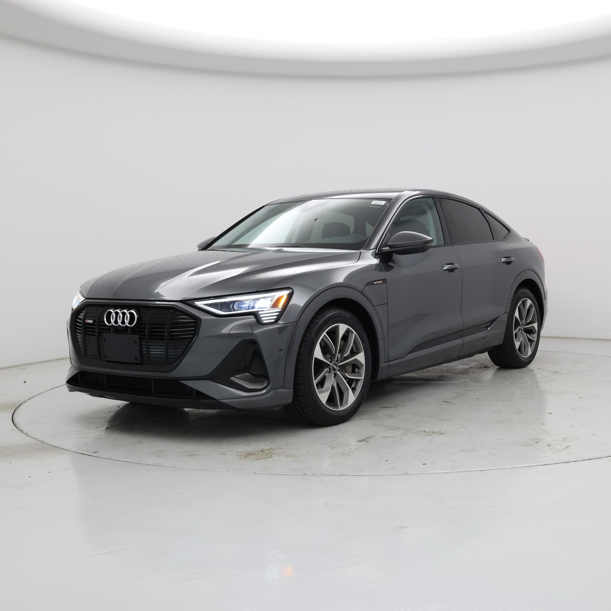 Thumbnail: 2021 Audi e-tron S - 4