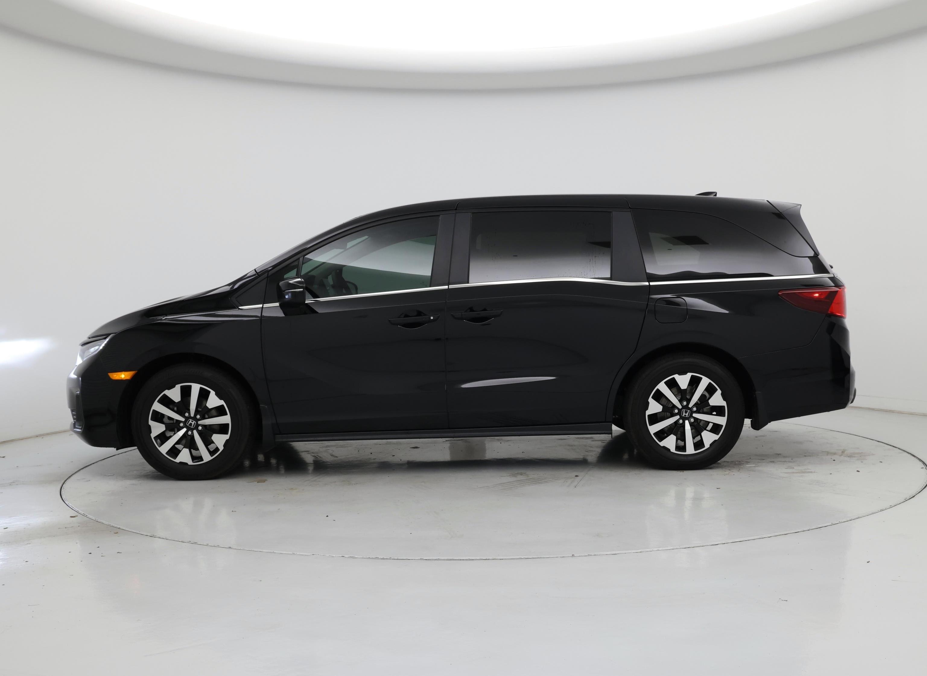Thumbnail: 2025 Honda Odyssey - 3