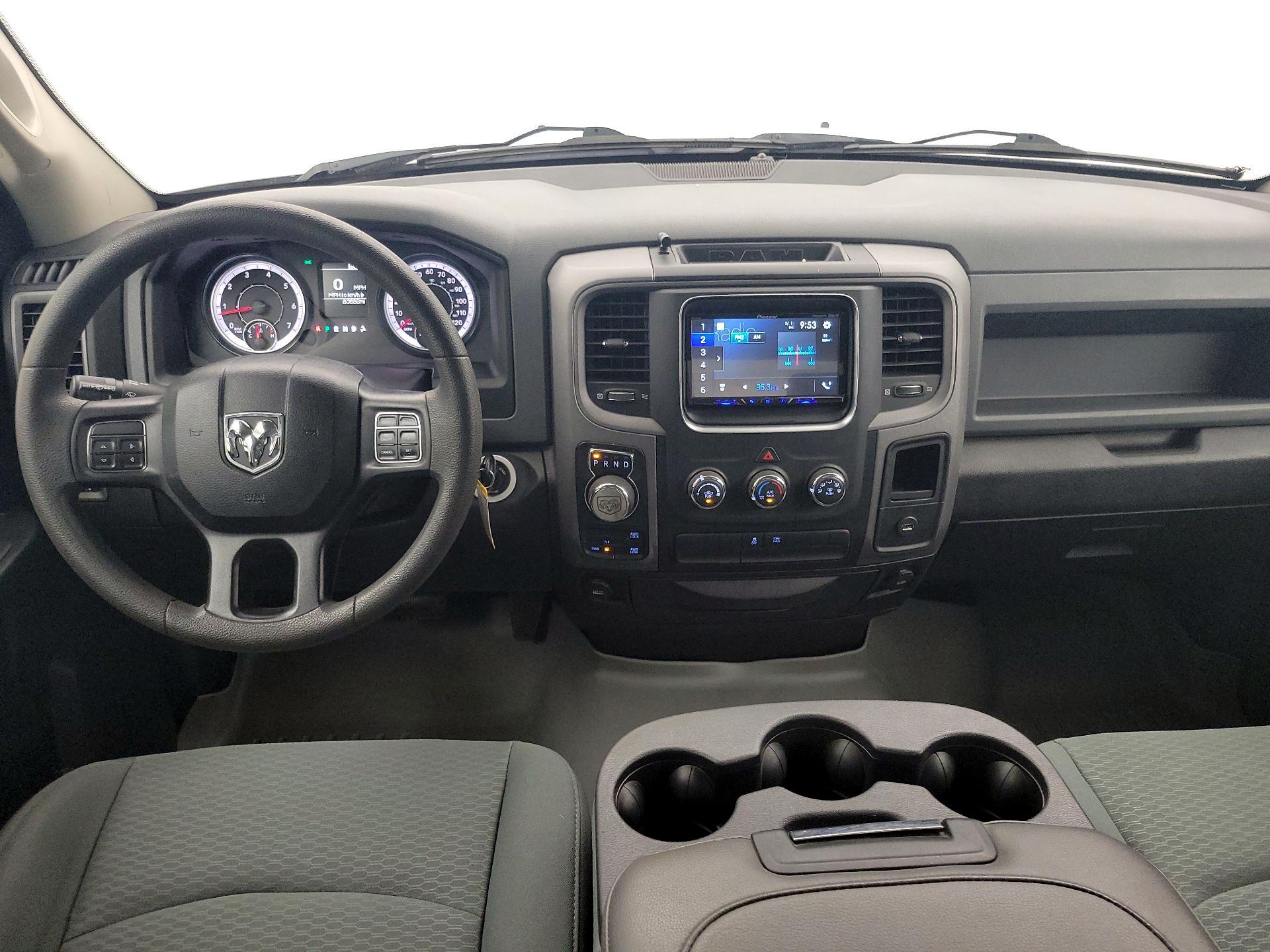 Thumbnail: 2019 RAM 1500 Classic - 9
