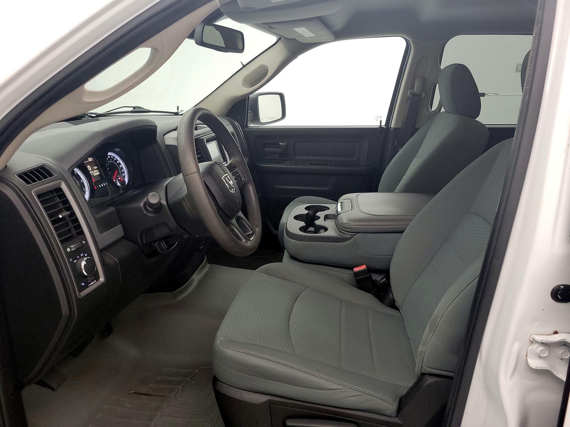 Thumbnail: 2019 RAM 1500 Classic - 11