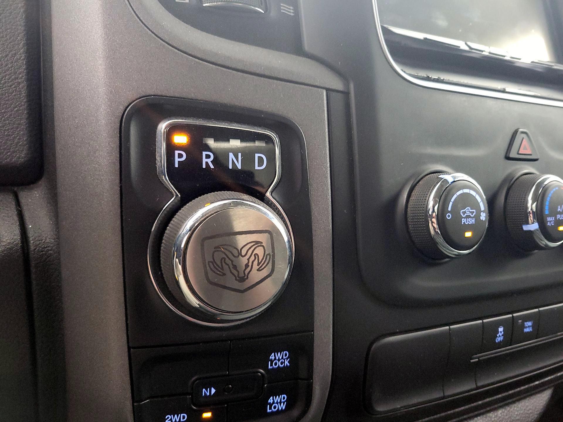 Thumbnail: 2019 RAM 1500 Classic - 16