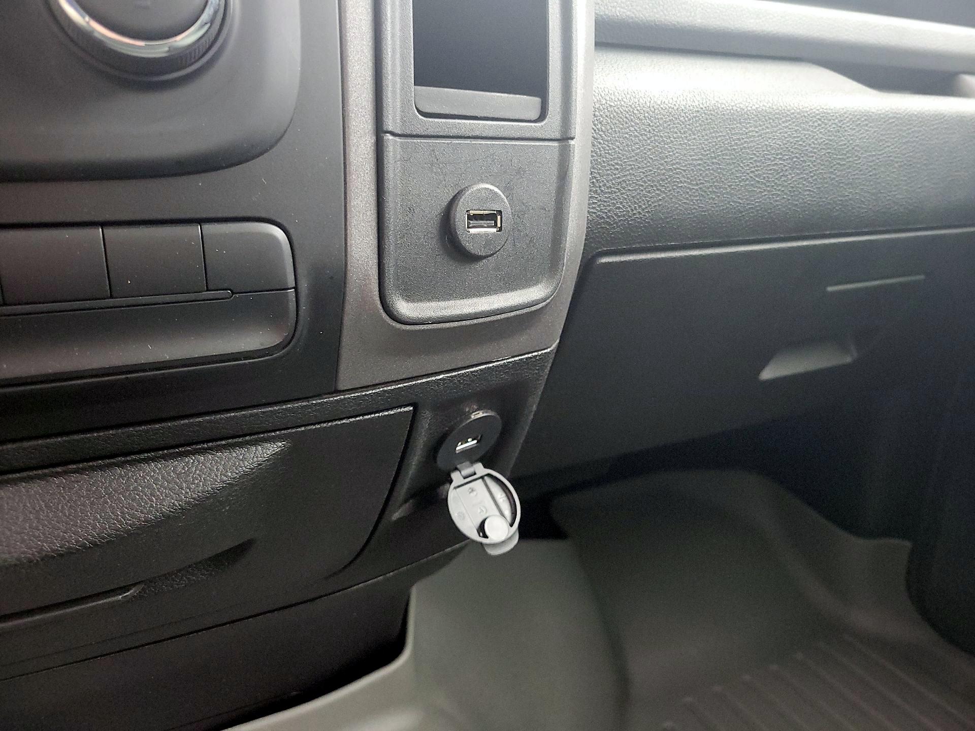 Thumbnail: 2019 RAM 1500 Classic - 17