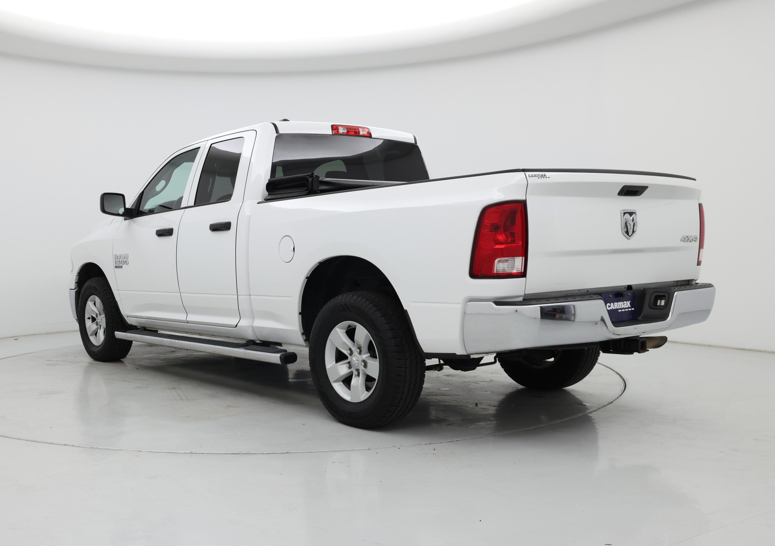 Thumbnail: 2019 RAM 1500 Classic - 2