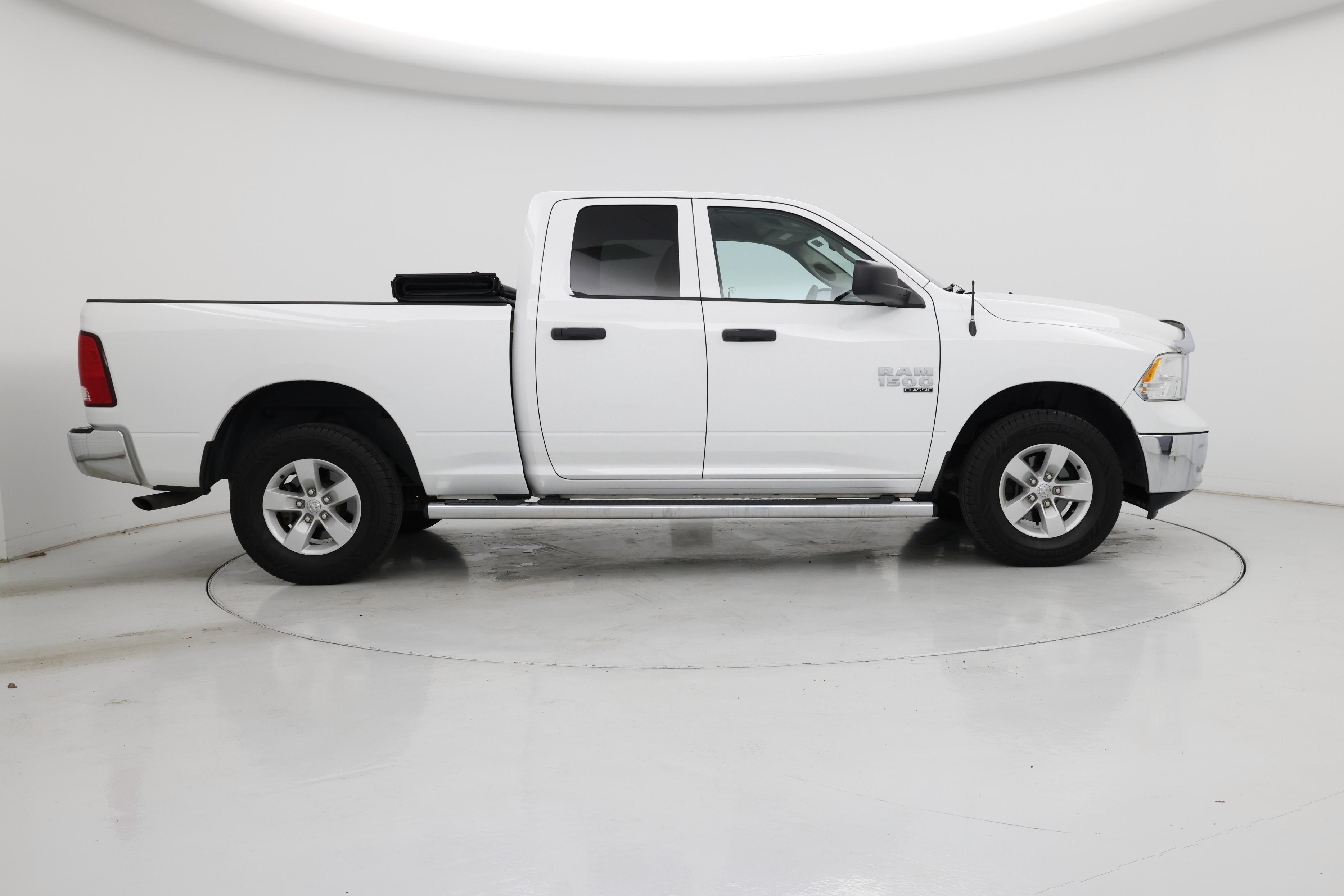 Thumbnail: 2019 RAM 1500 Classic - 7