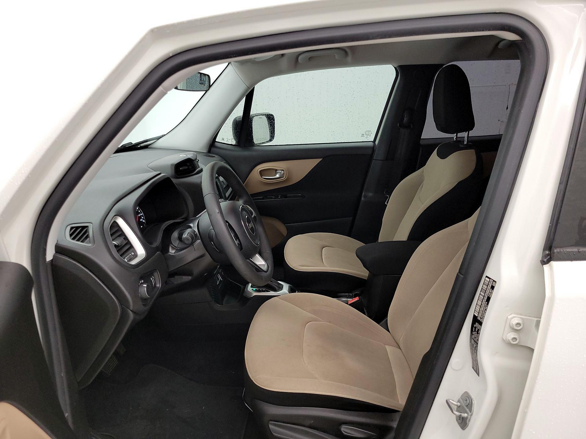 Thumbnail: 2016 Jeep Renegade - 11