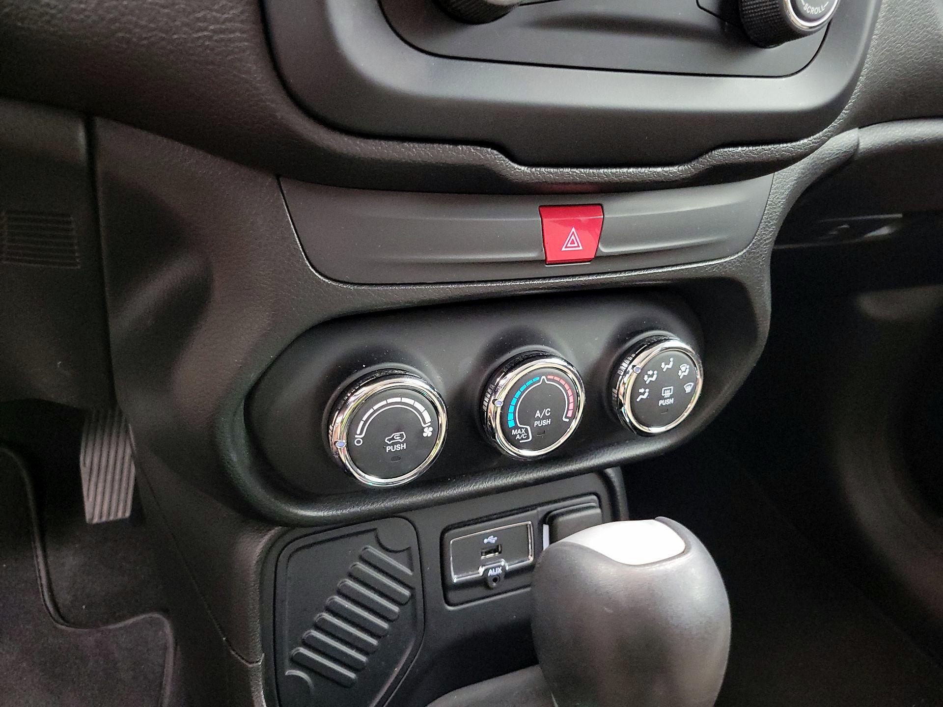 Thumbnail: 2016 Jeep Renegade - 16