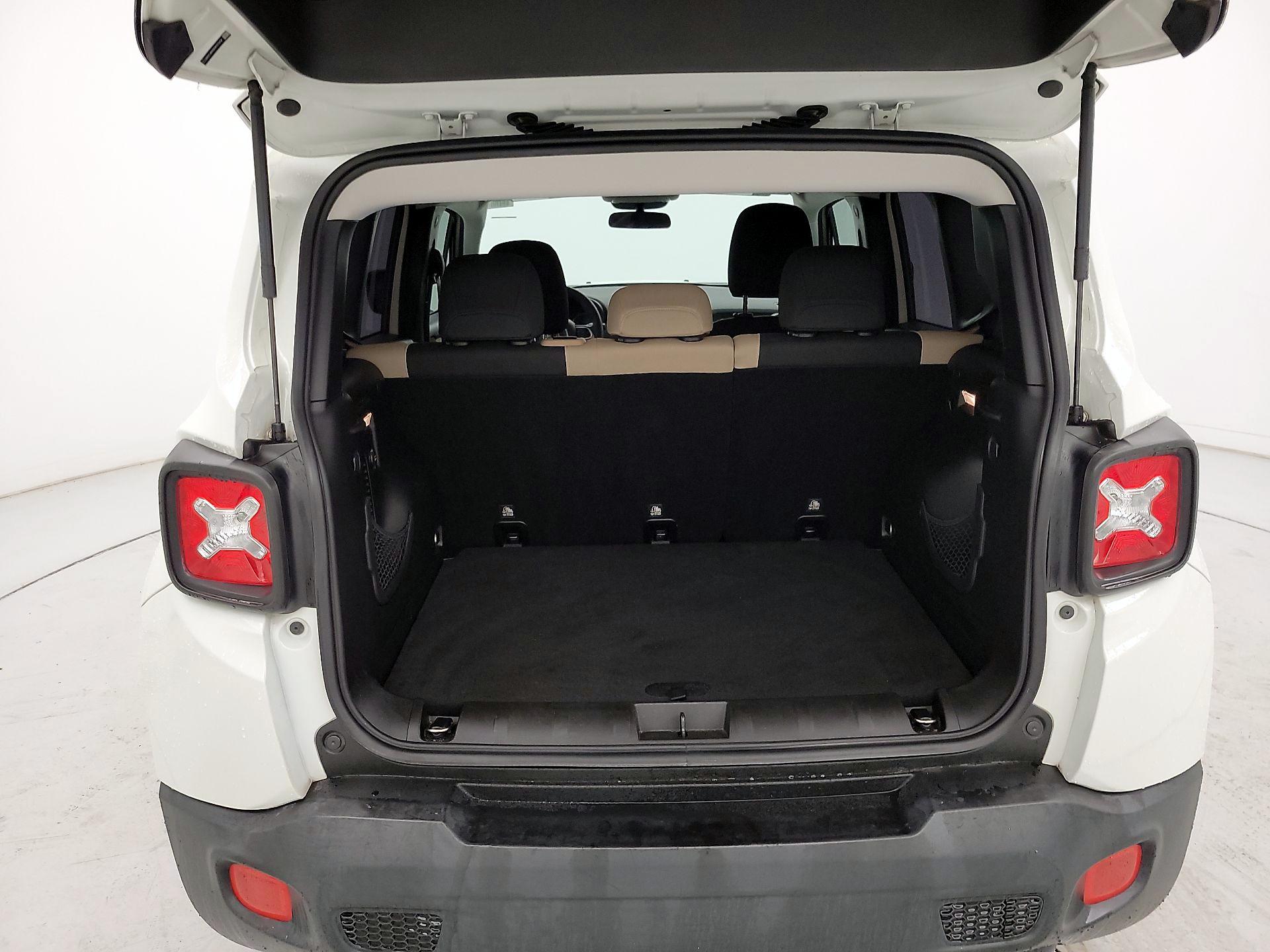 Thumbnail: 2016 Jeep Renegade - 20