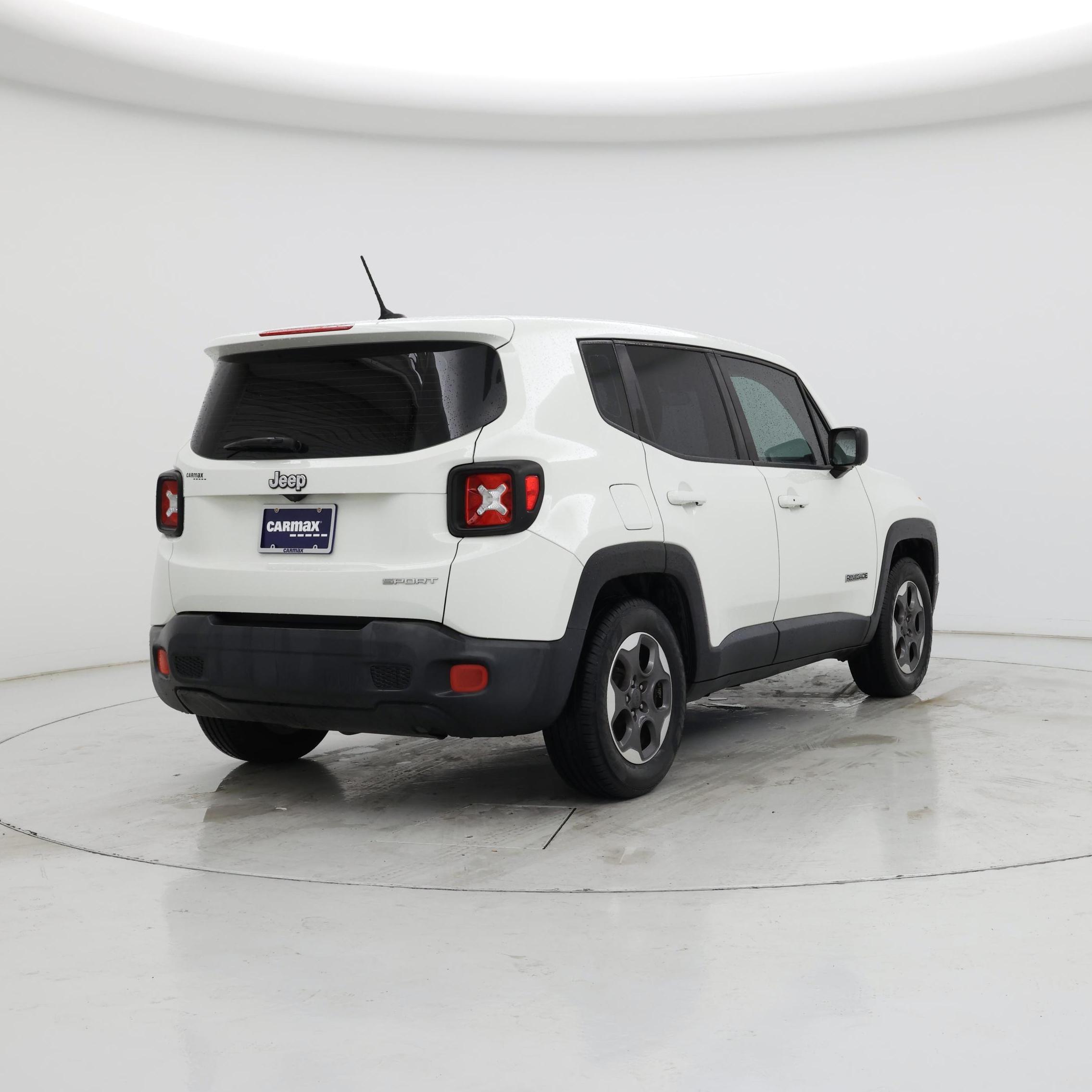 Thumbnail: 2016 Jeep Renegade - 8