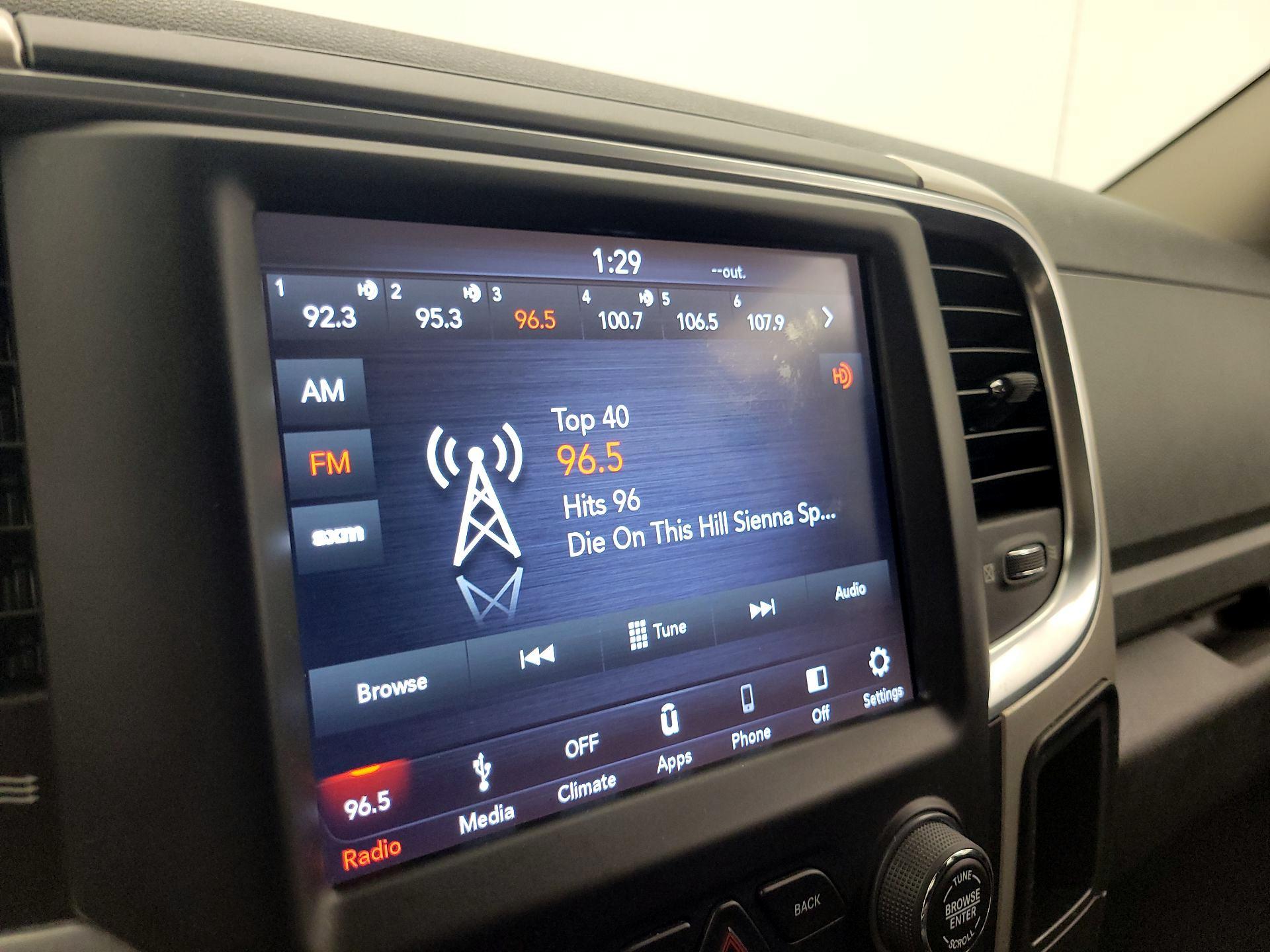 Thumbnail: 2019 RAM 1500 Classic - 14