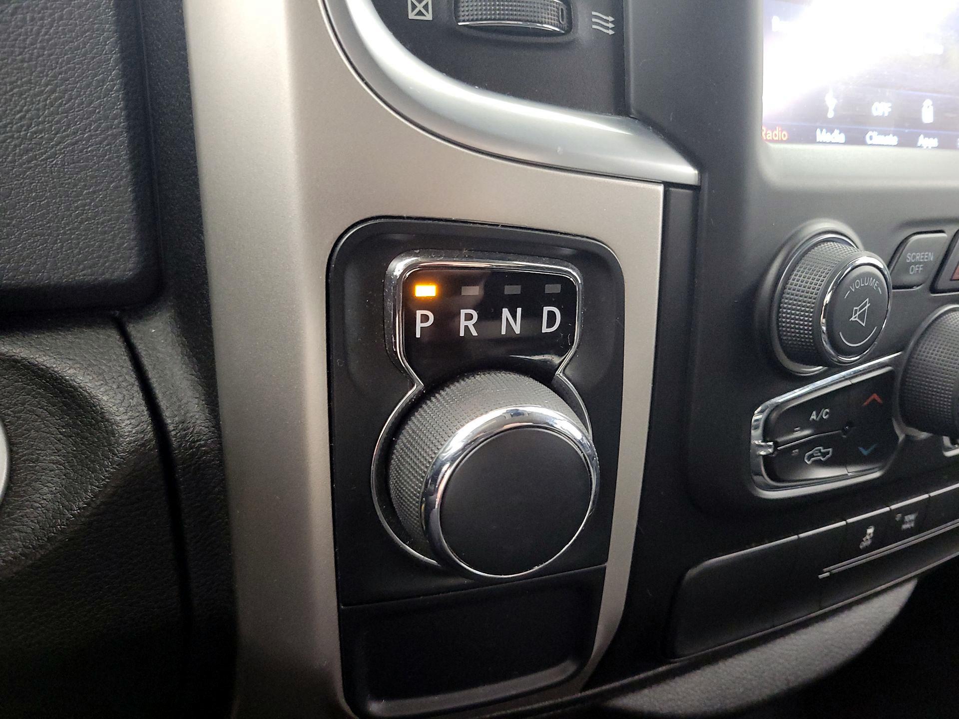 Thumbnail: 2019 RAM 1500 Classic - 16