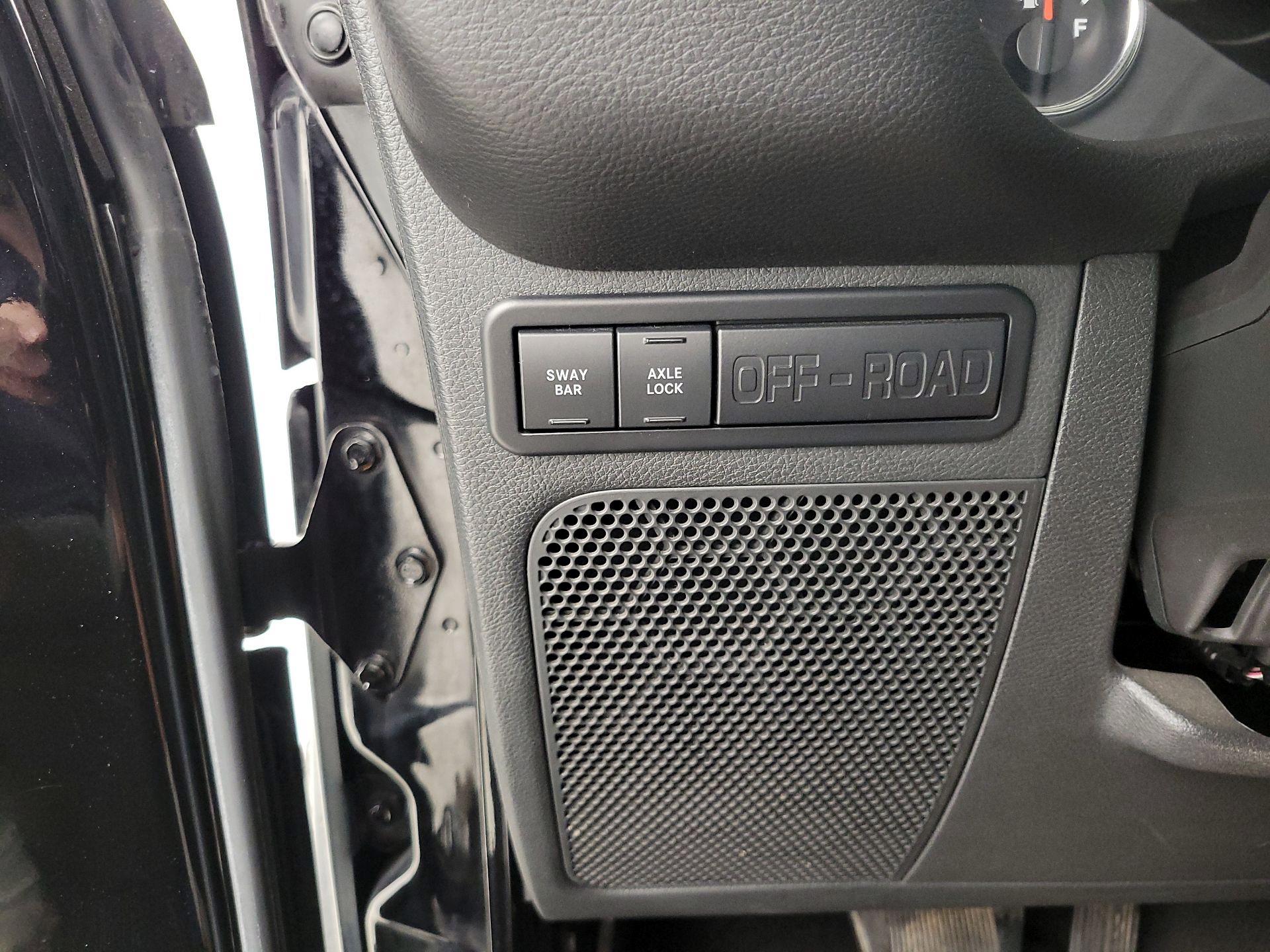 Thumbnail: 2017 Jeep Wrangler - 13
