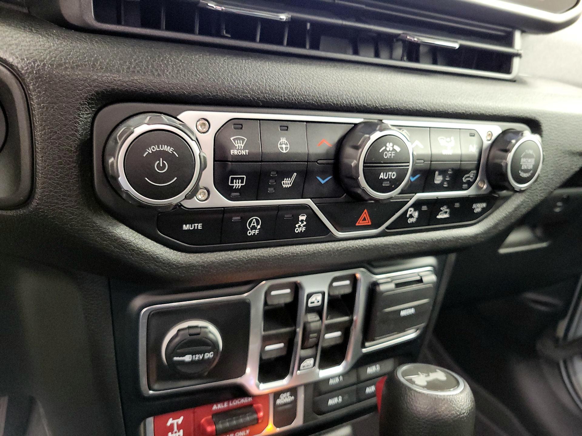 Thumbnail: 2024 Jeep Wrangler - 16