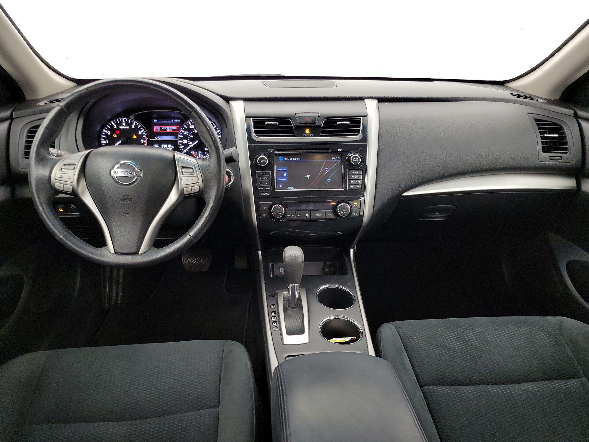 Thumbnail: 2015 Nissan Altima - 9