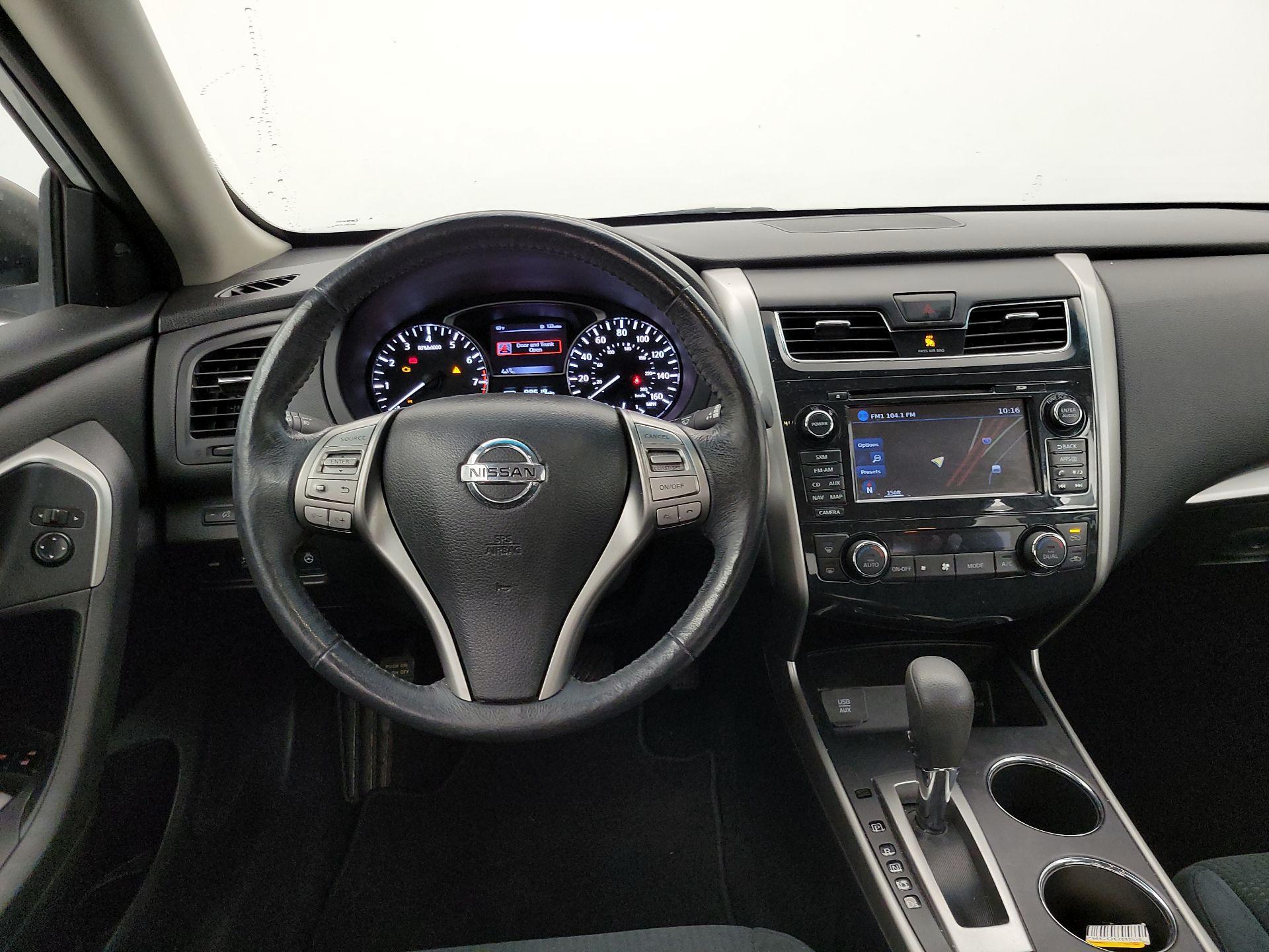Thumbnail: 2015 Nissan Altima - 10