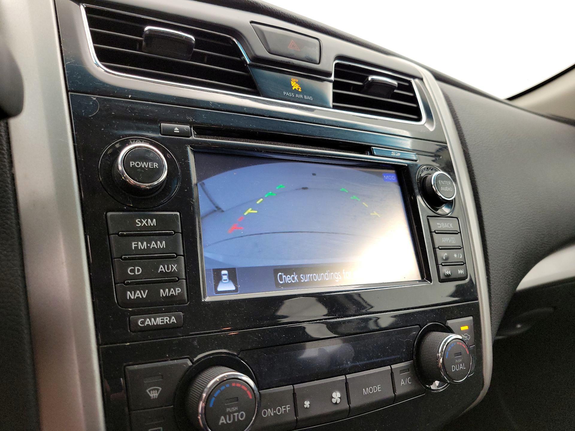 Thumbnail: 2015 Nissan Altima - 15