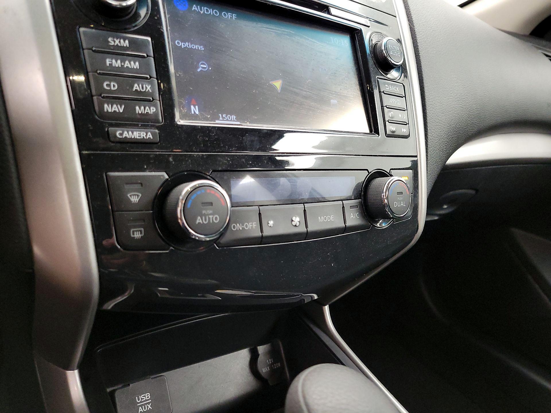 Thumbnail: 2015 Nissan Altima - 17