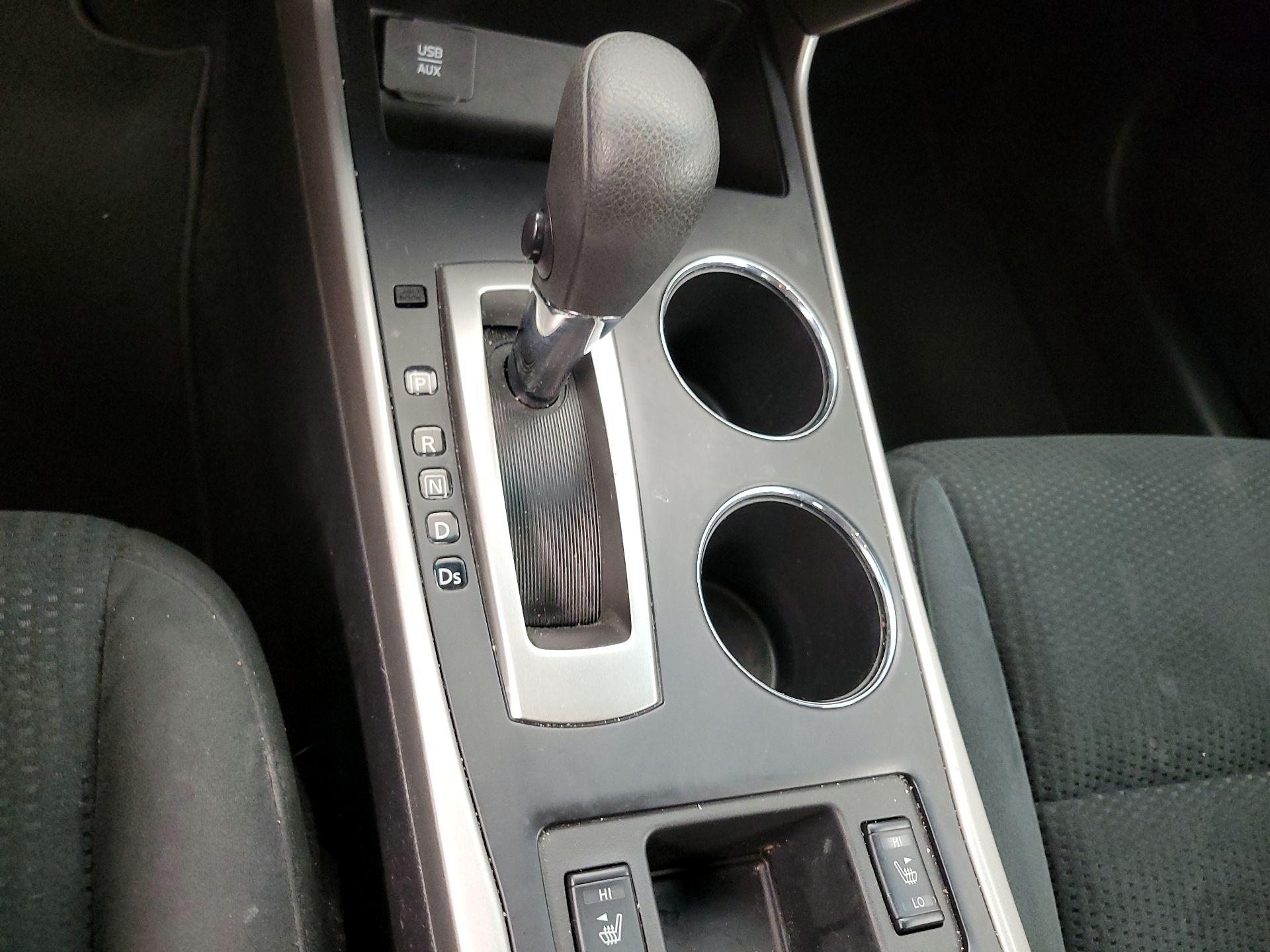 Thumbnail: 2015 Nissan Altima - 18
