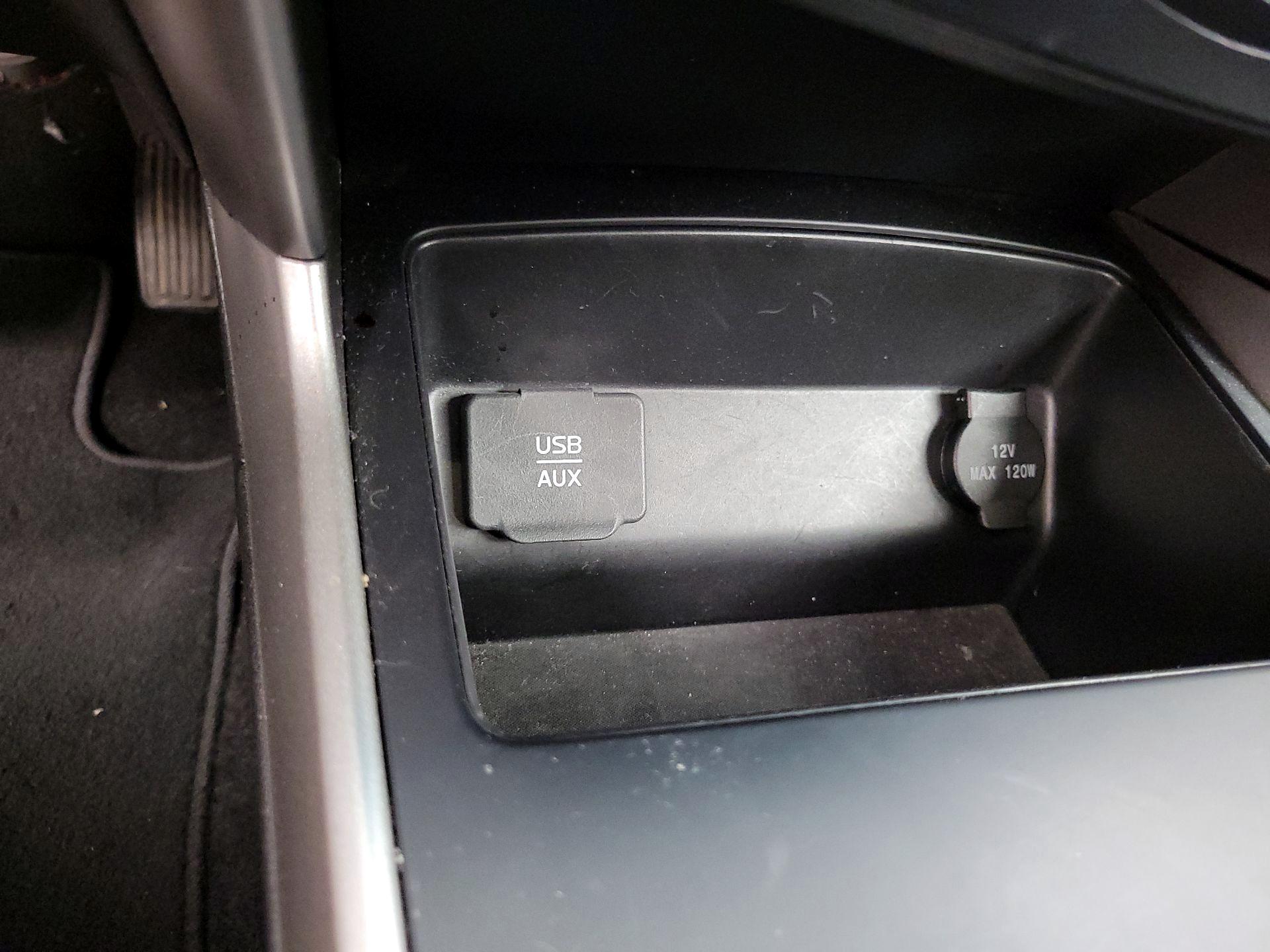 Thumbnail: 2015 Nissan Altima - 19