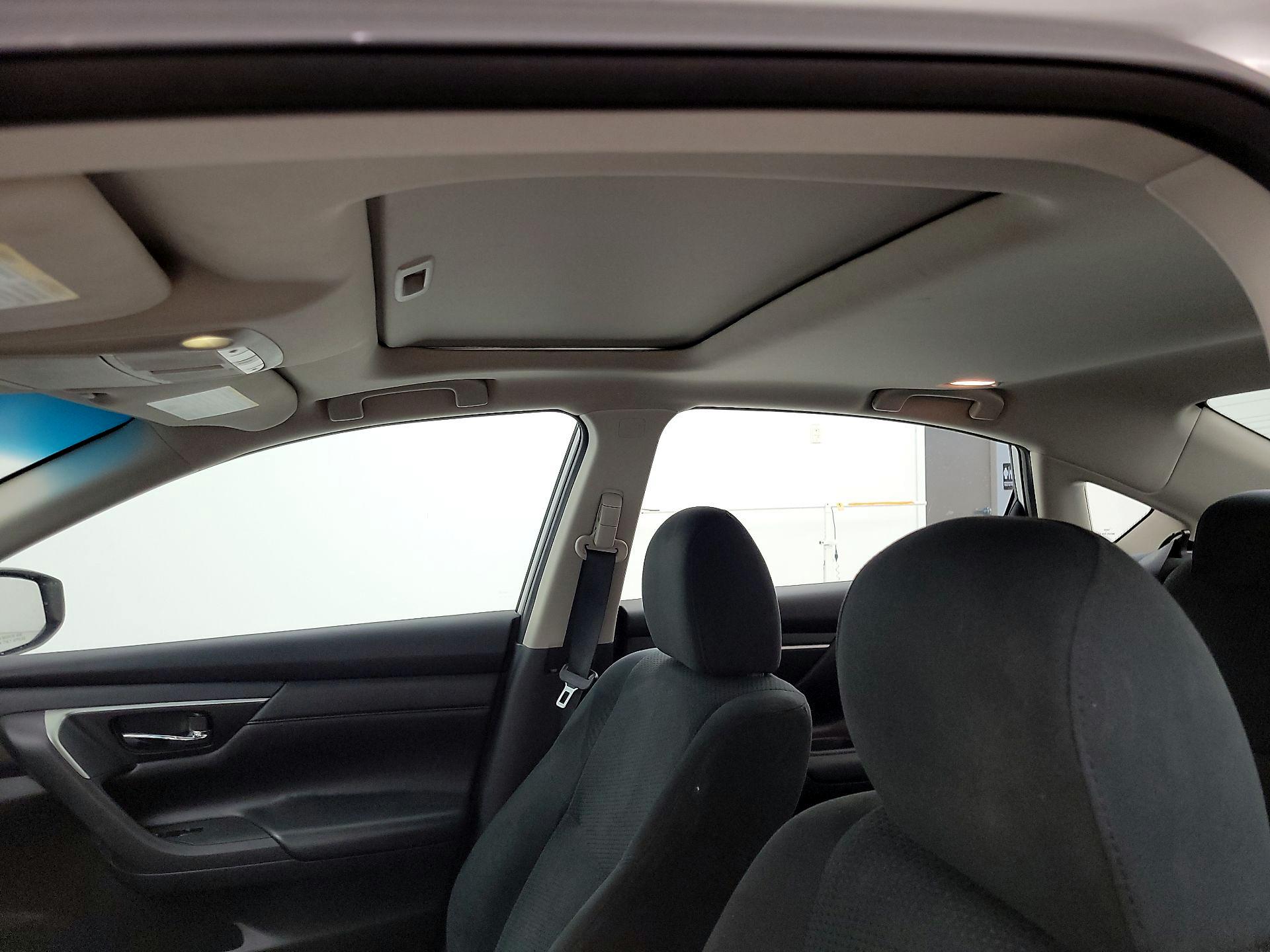 Thumbnail: 2015 Nissan Altima - 20