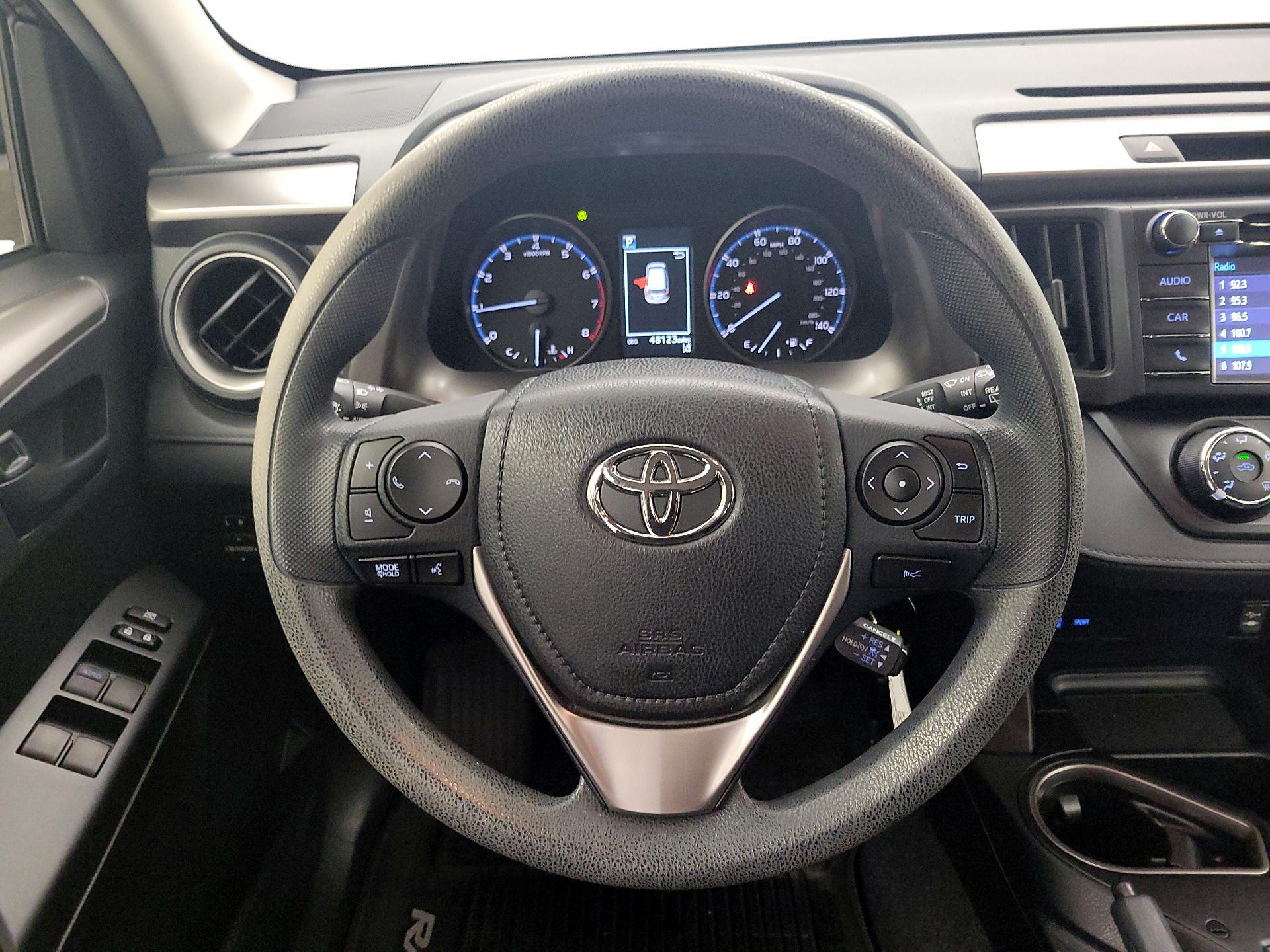 Thumbnail: 2017 Toyota RAV4 - 10