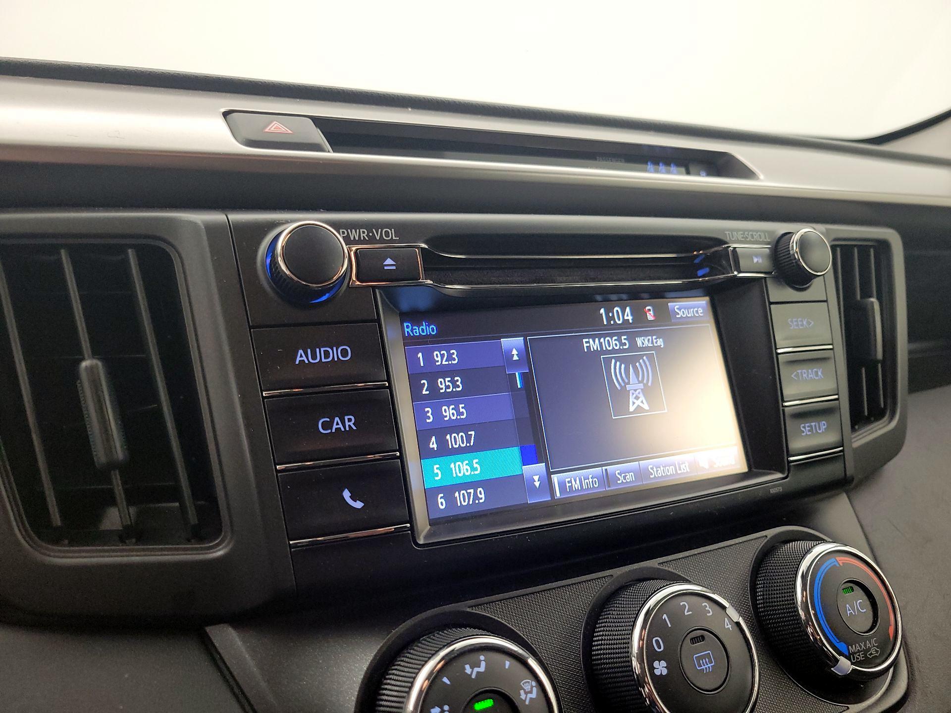 Thumbnail: 2017 Toyota RAV4 - 15