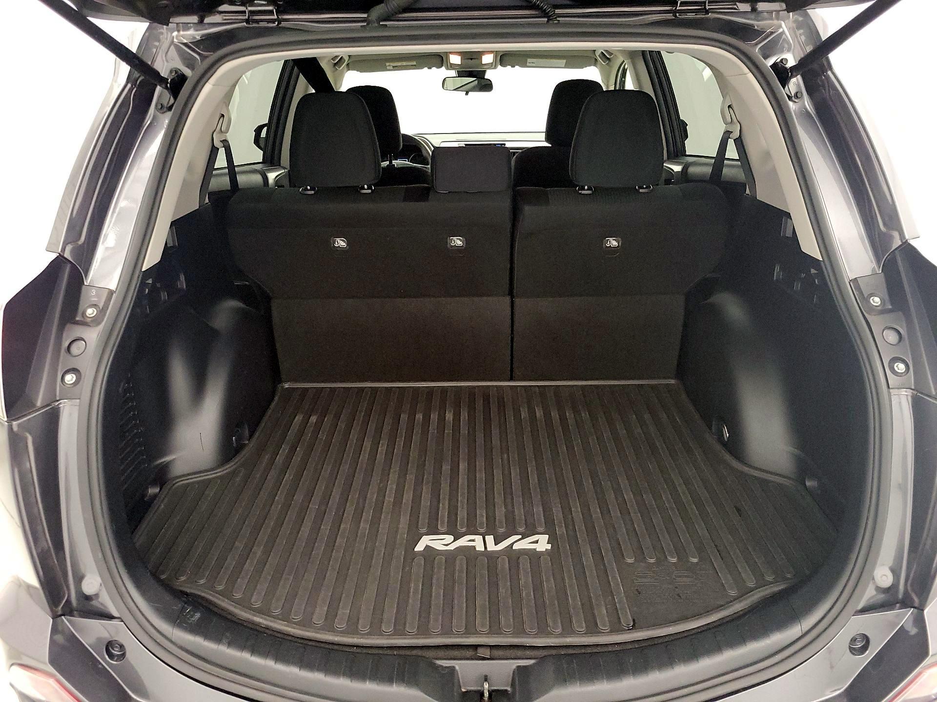 Thumbnail: 2017 Toyota RAV4 - 20