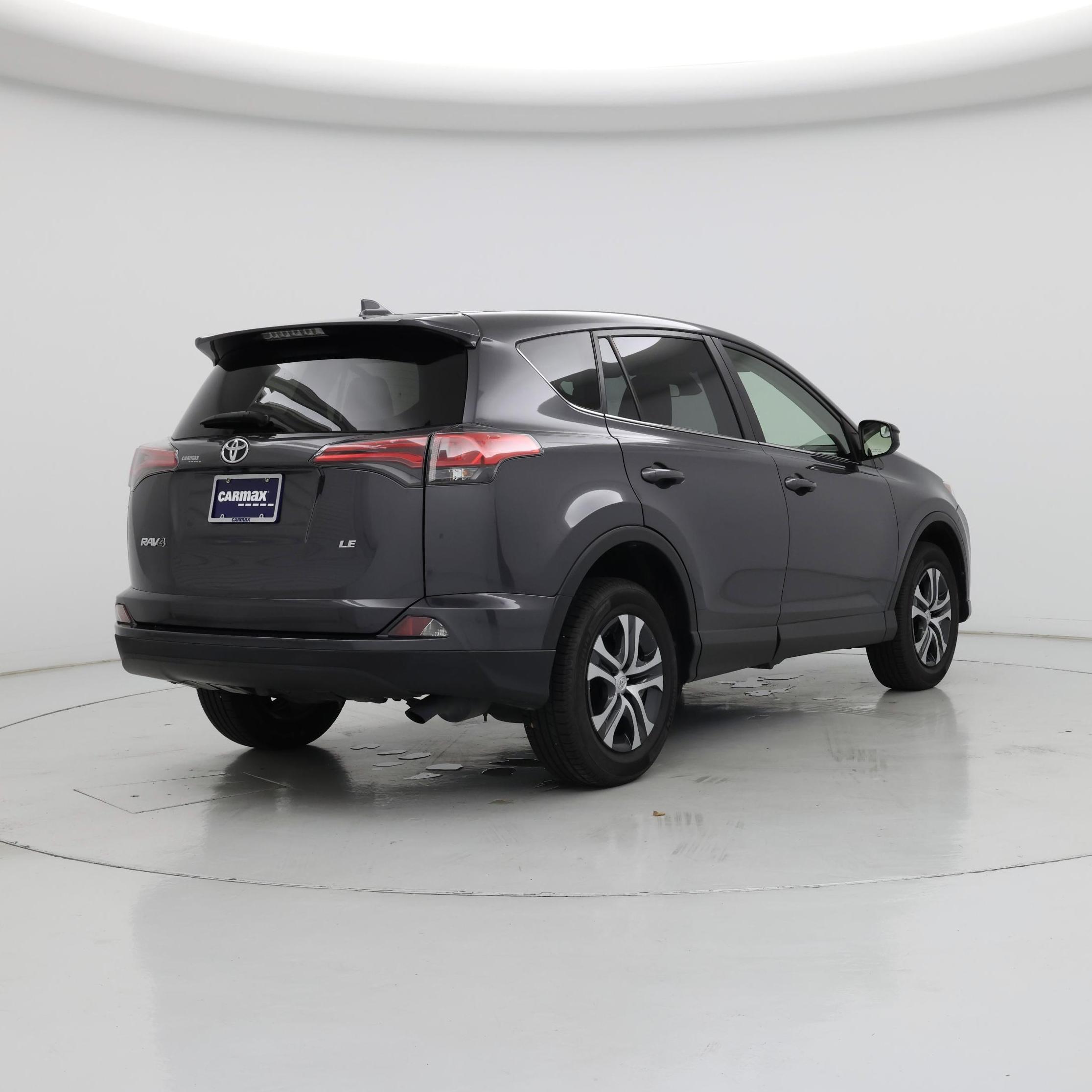 Thumbnail: 2017 Toyota RAV4 - 8