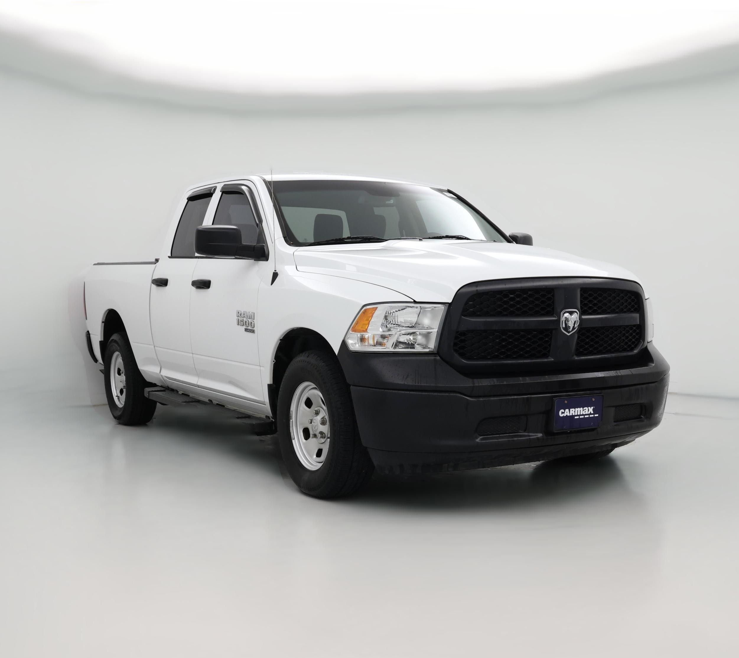 Thumbnail: 2019 RAM 1500 Classic - 1