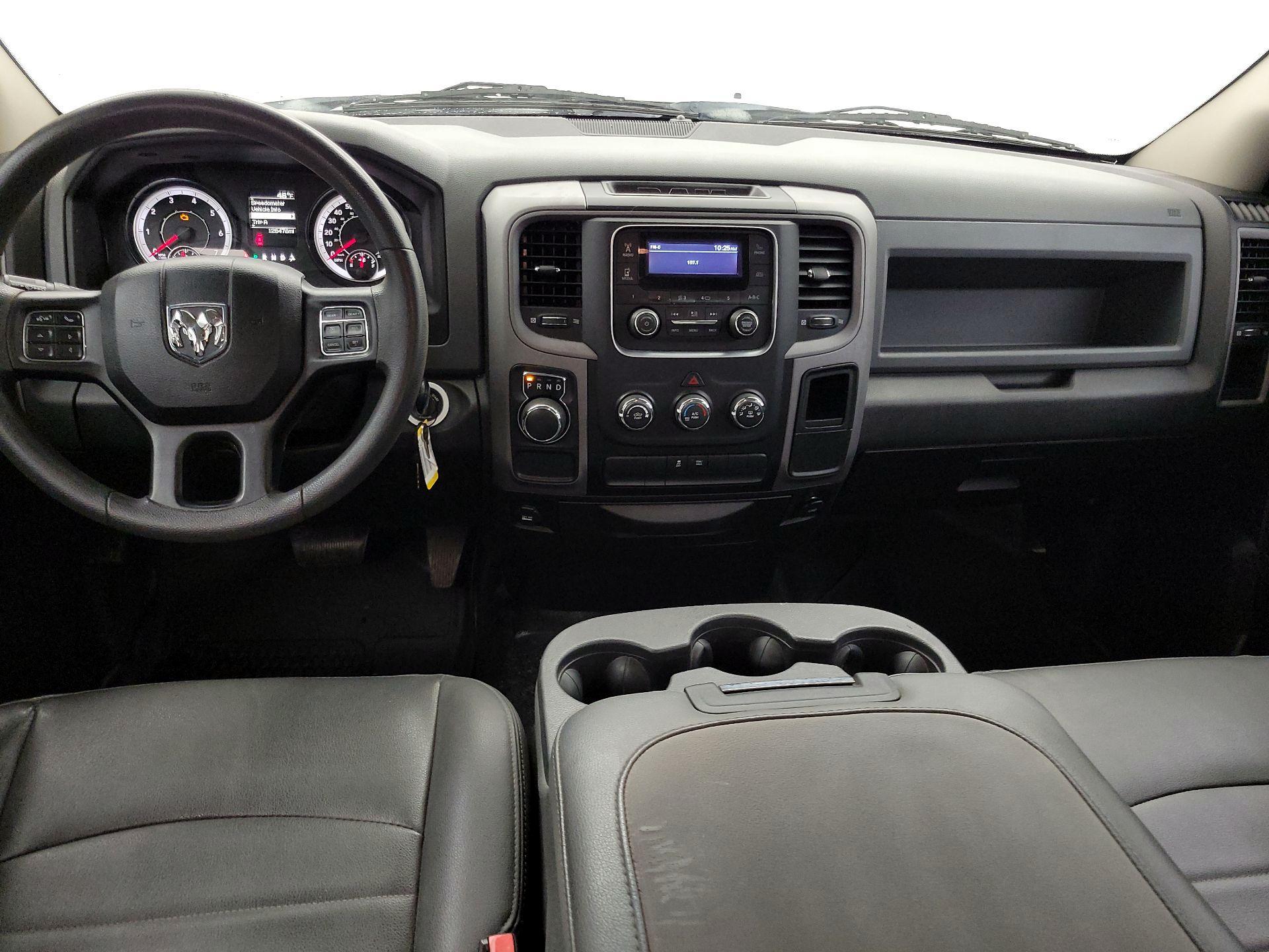 Thumbnail: 2019 RAM 1500 Classic - 9