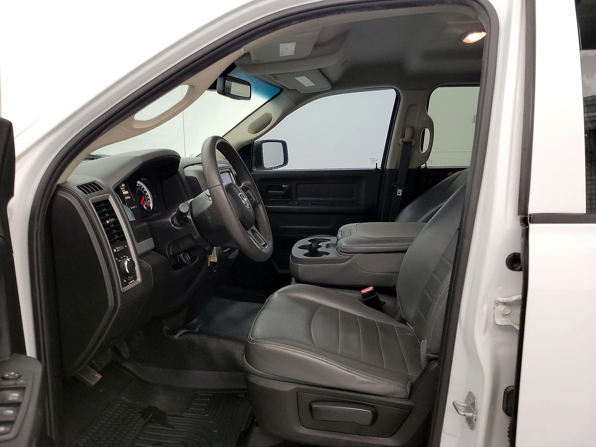 Thumbnail: 2019 RAM 1500 Classic - 11