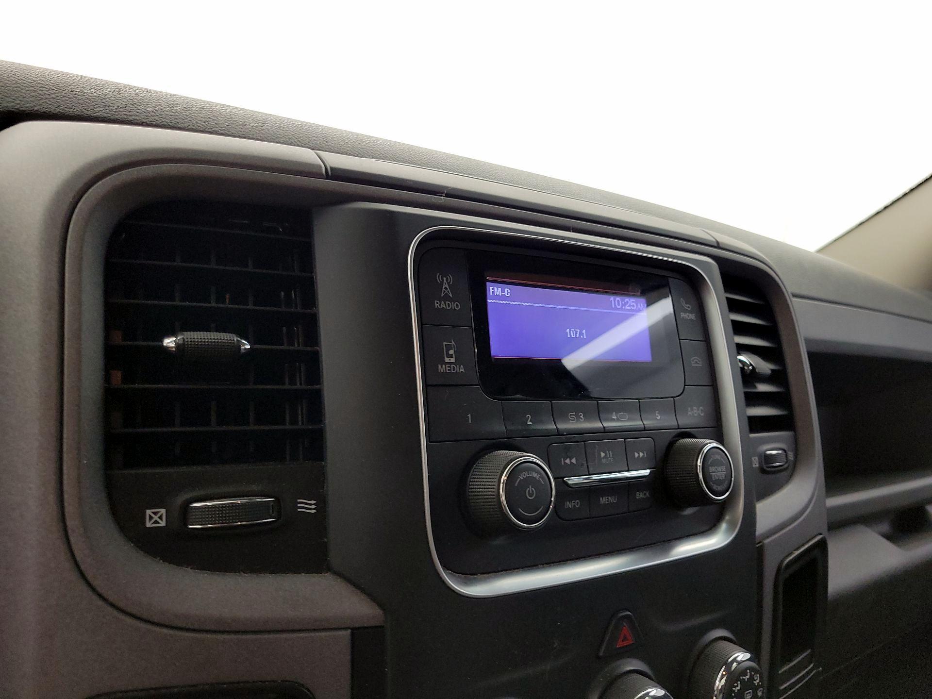 Thumbnail: 2019 RAM 1500 Classic - 14