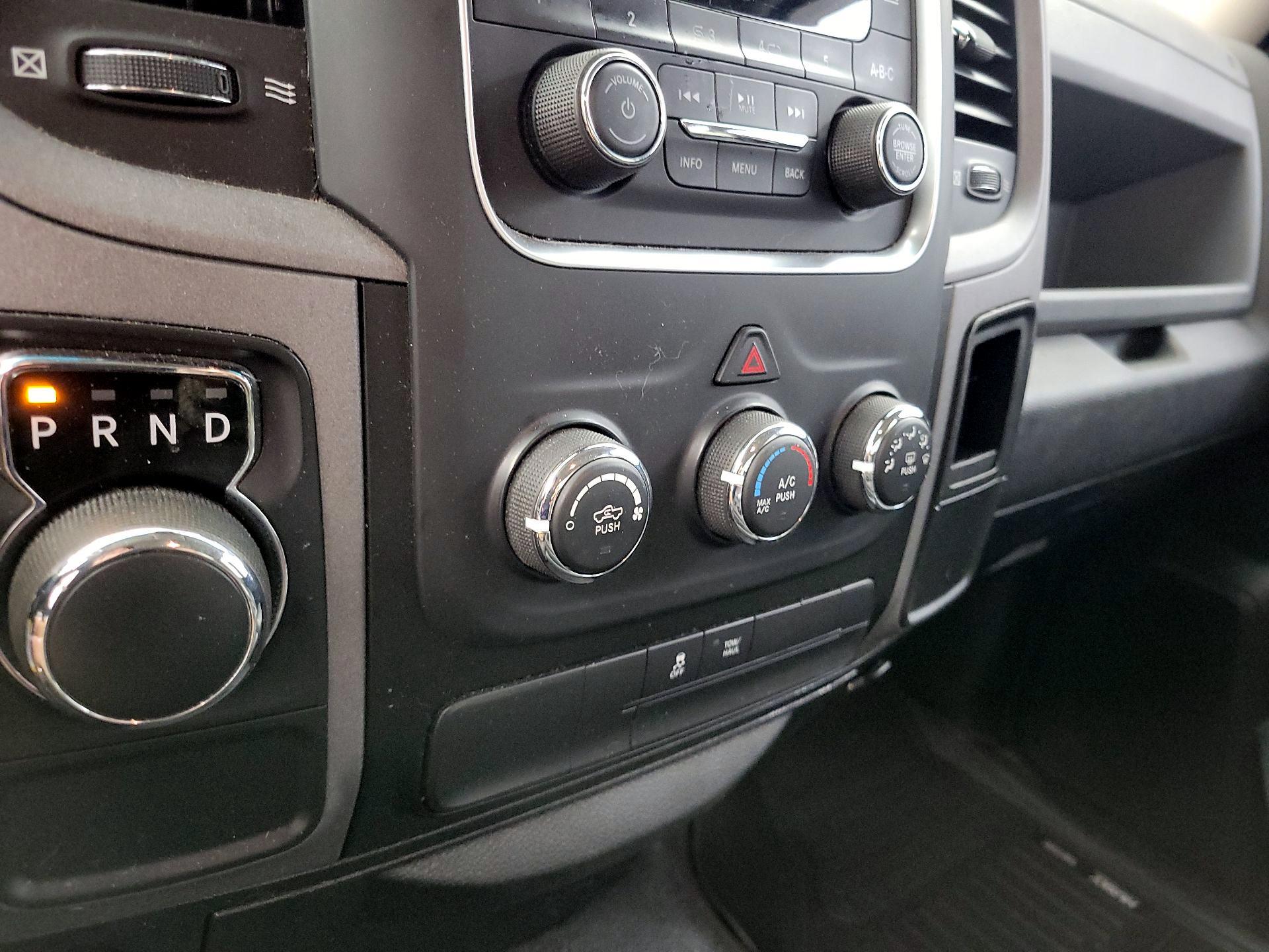 Thumbnail: 2019 RAM 1500 Classic - 15