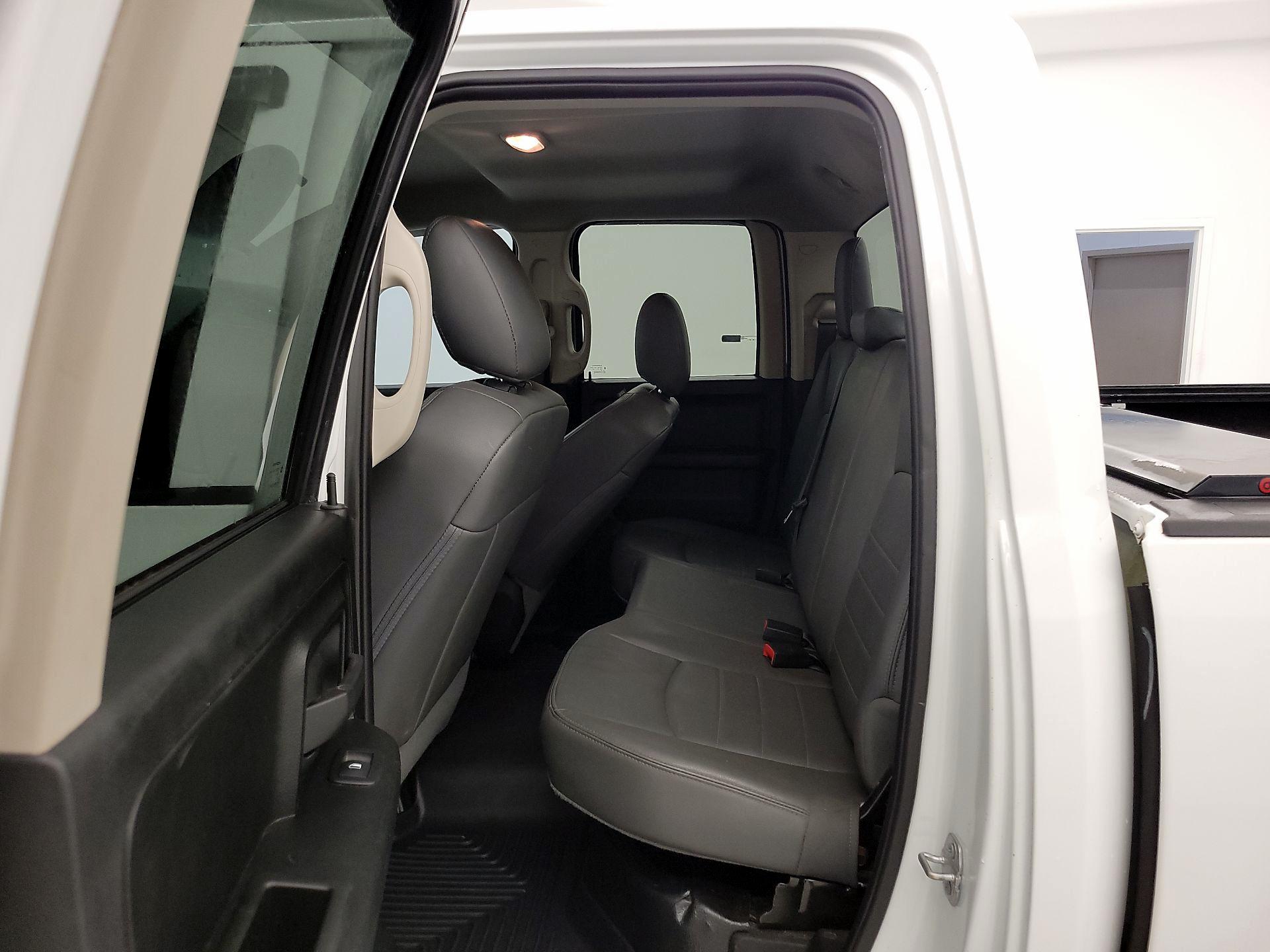 Thumbnail: 2019 RAM 1500 Classic - 18