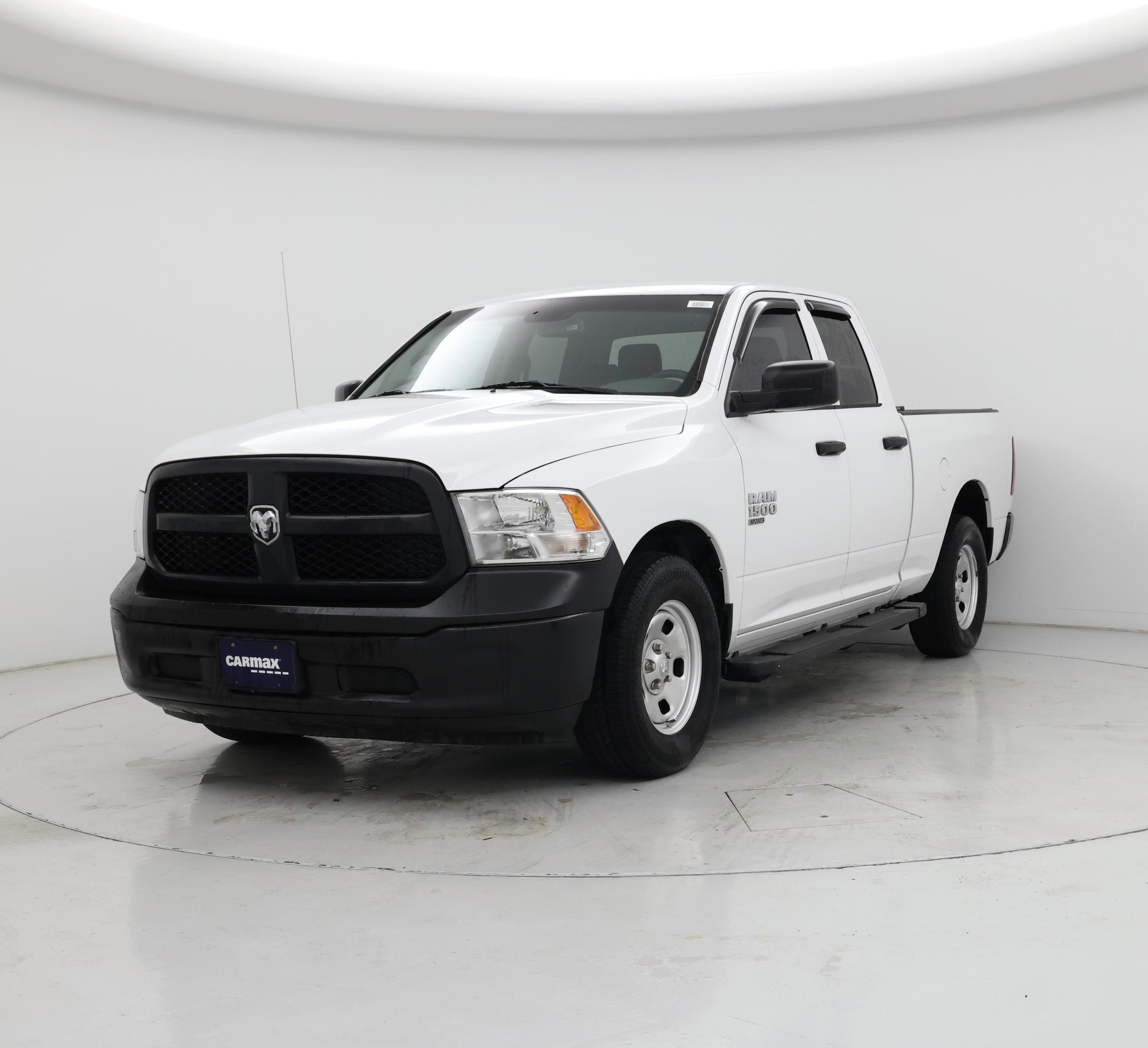 Thumbnail: 2019 RAM 1500 Classic - 4