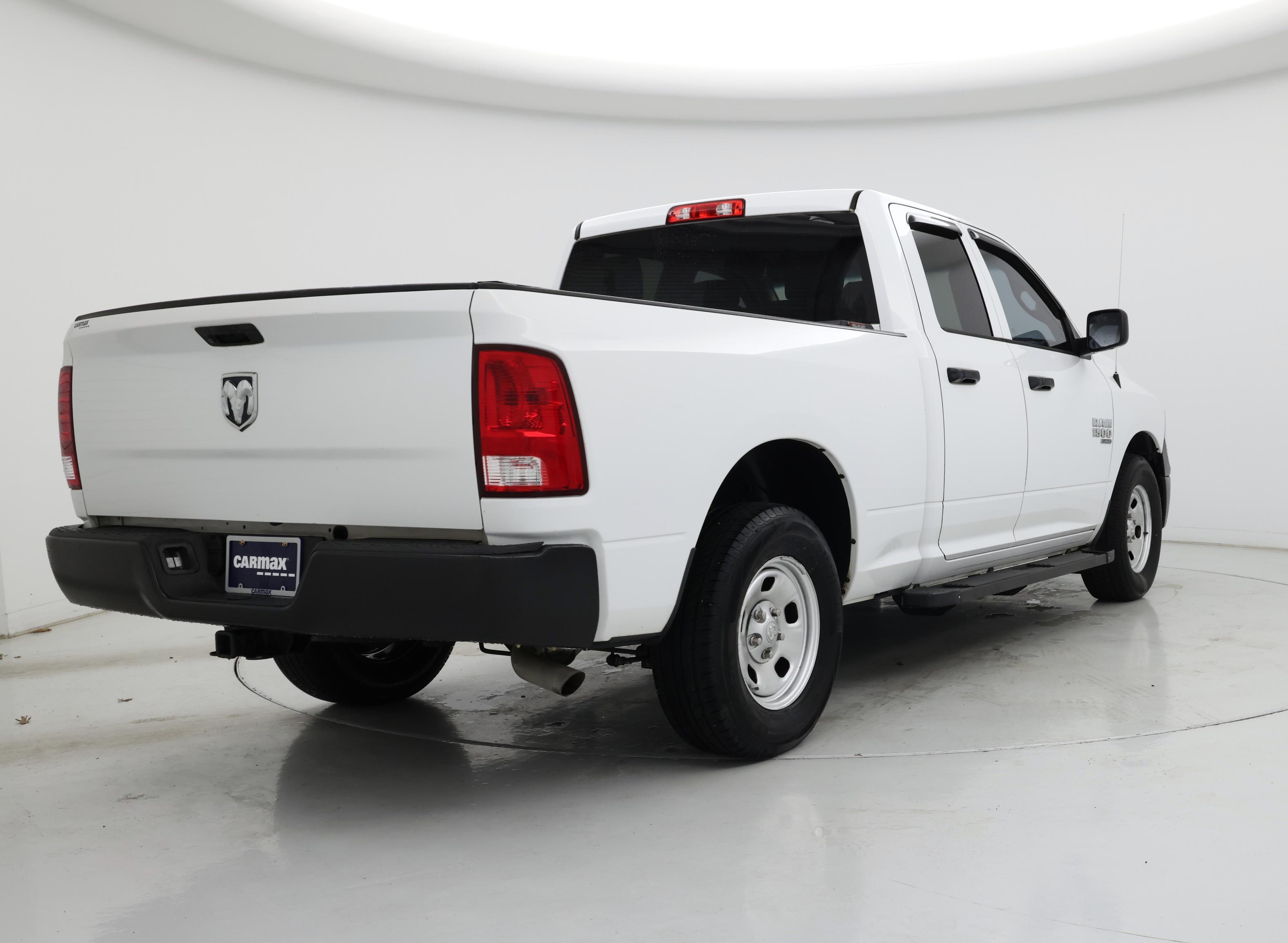 Thumbnail: 2019 RAM 1500 Classic - 8