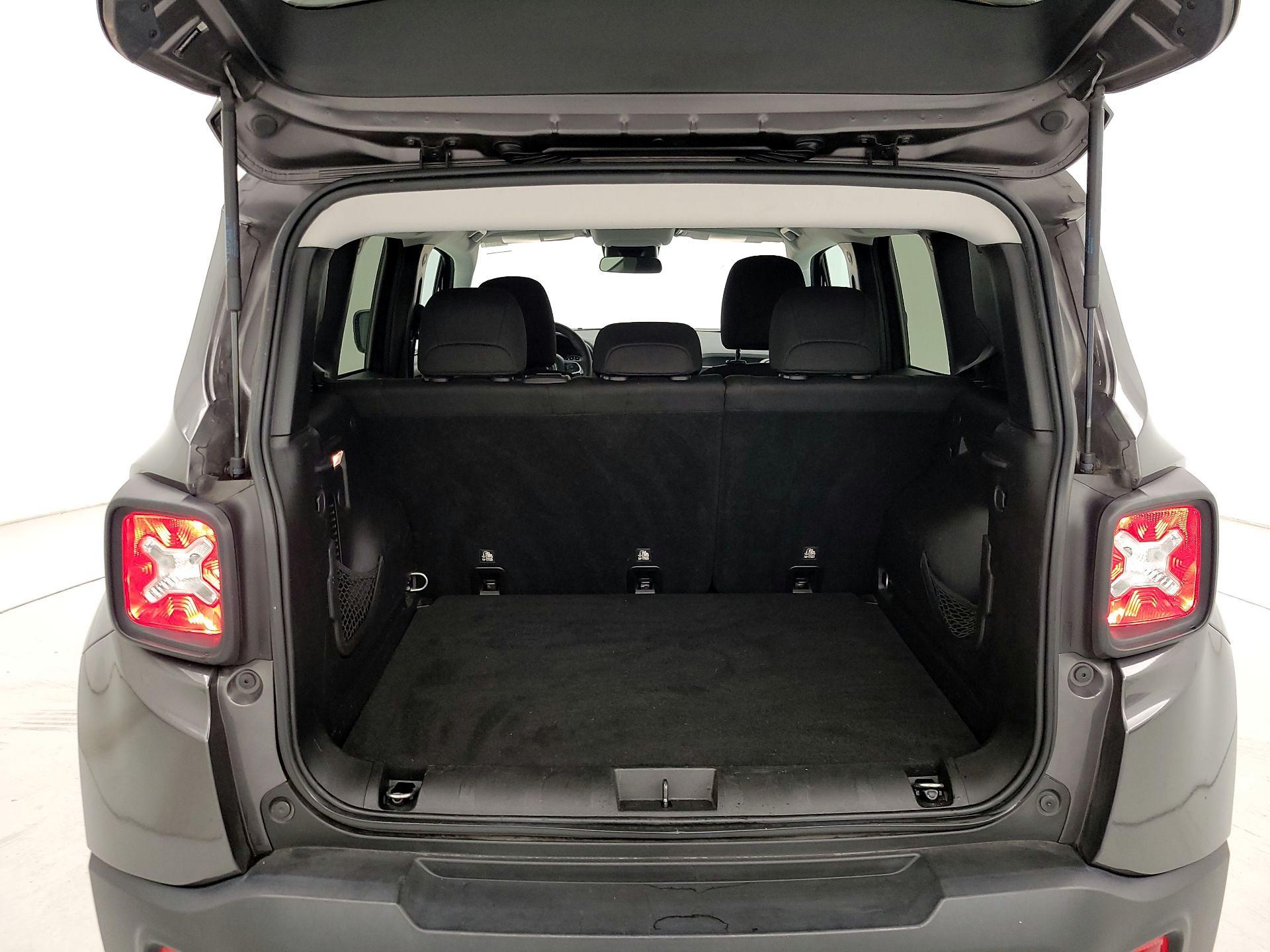 Thumbnail: 2019 Jeep Renegade - 20