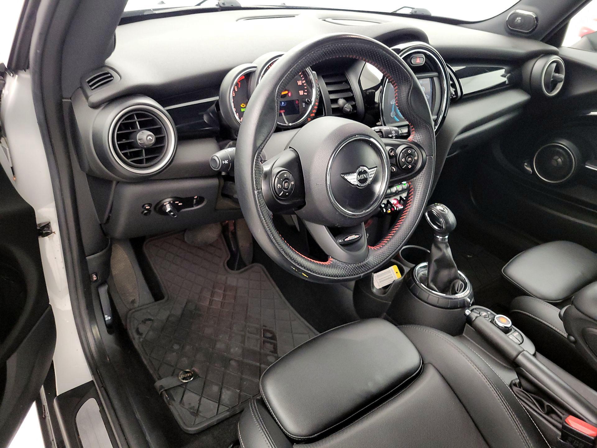 Thumbnail: 2015 MINI Cooper Hardtop - 9