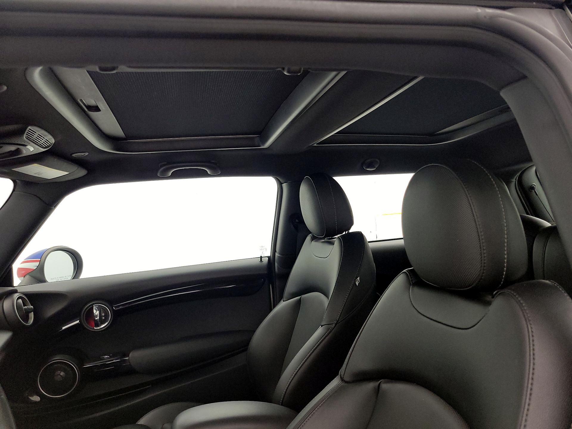 Thumbnail: 2015 MINI Cooper Hardtop - 18