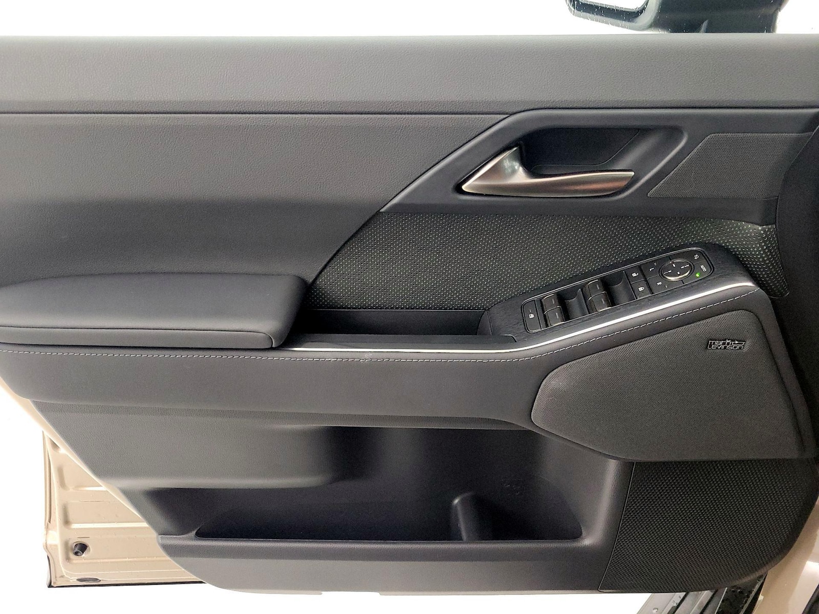 2025 Lexus GX Overtrail - Photo 13