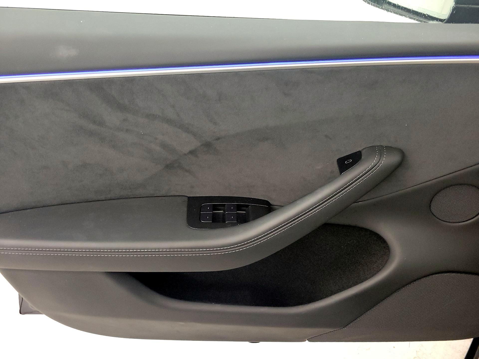 Thumbnail: 2025 Tesla Model 3 - 12