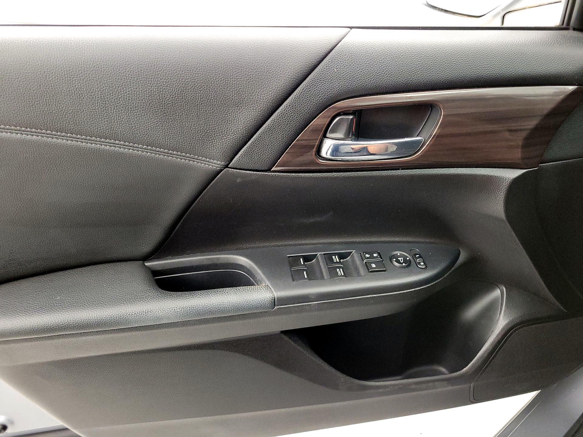 Thumbnail: 2016 Honda Accord - 12