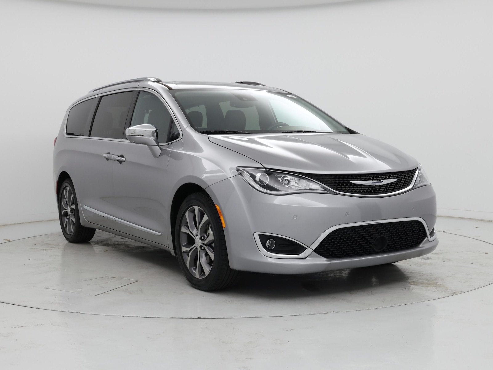 2017 Chrysler Pacifica Limited - Photo 2