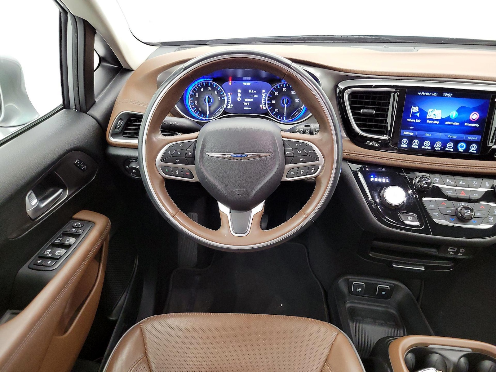 2017 Chrysler Pacifica Limited - Photo 11