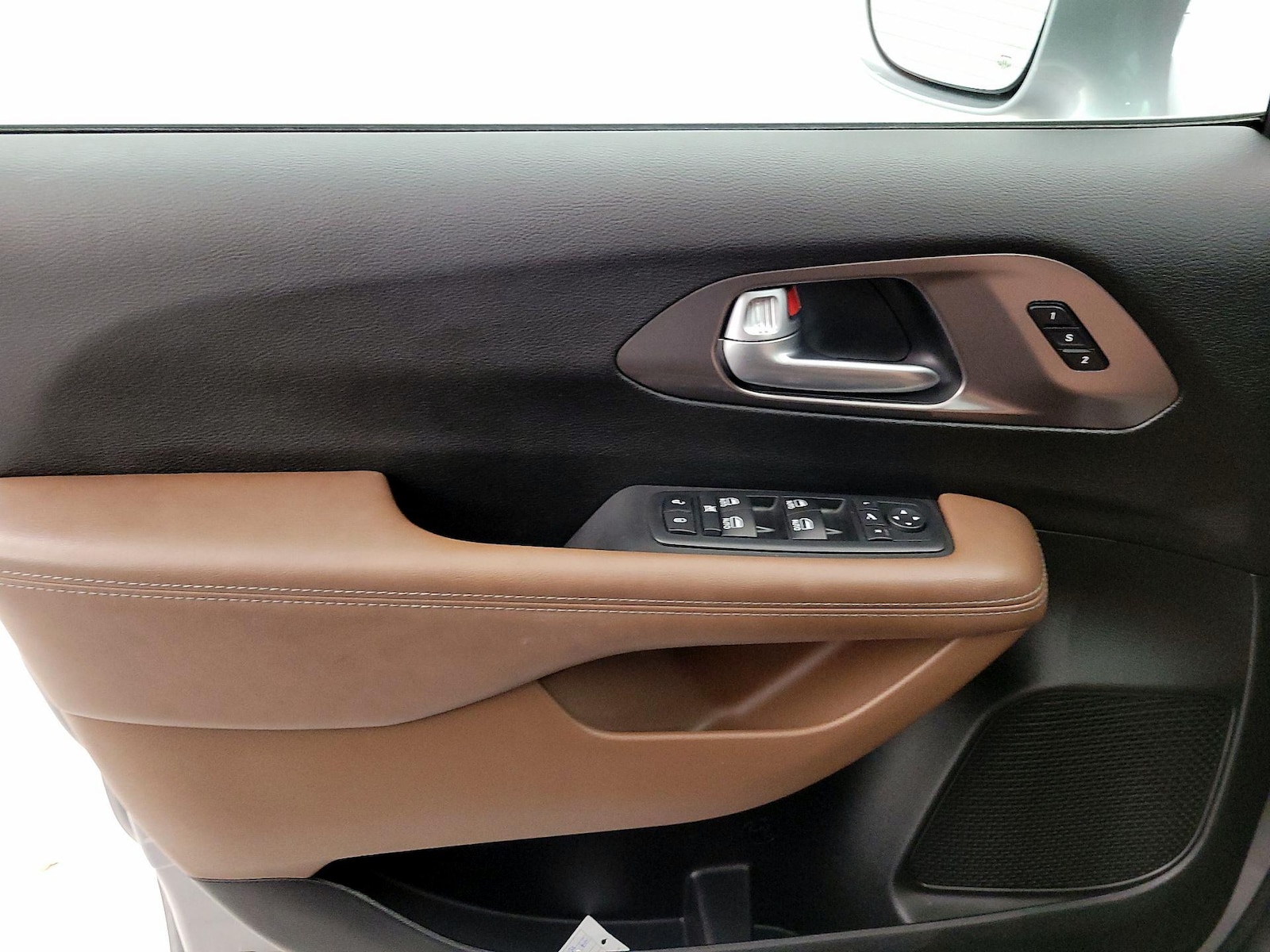 2017 Chrysler Pacifica Limited - Photo 13