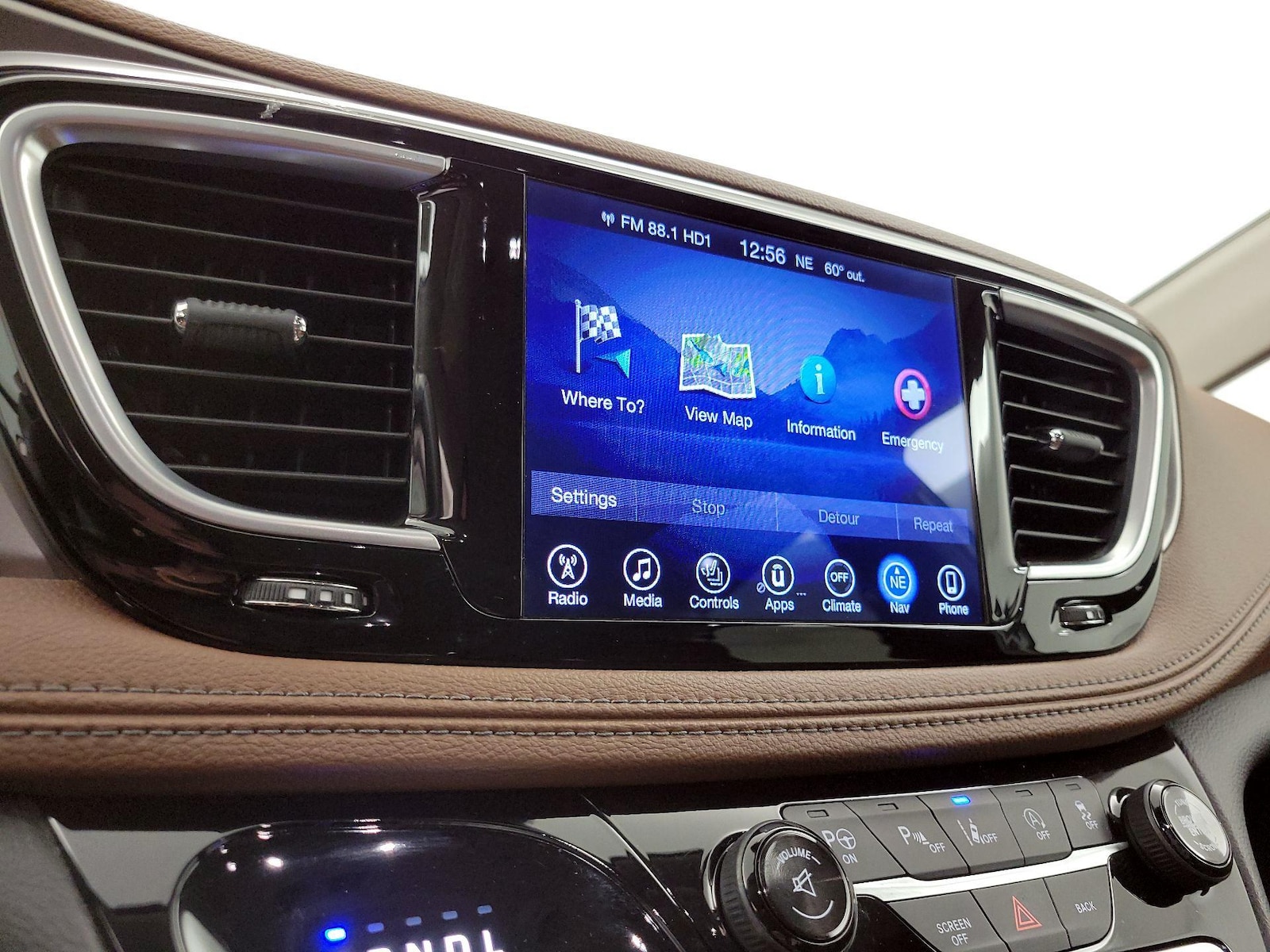 2017 Chrysler Pacifica Limited - Photo 15