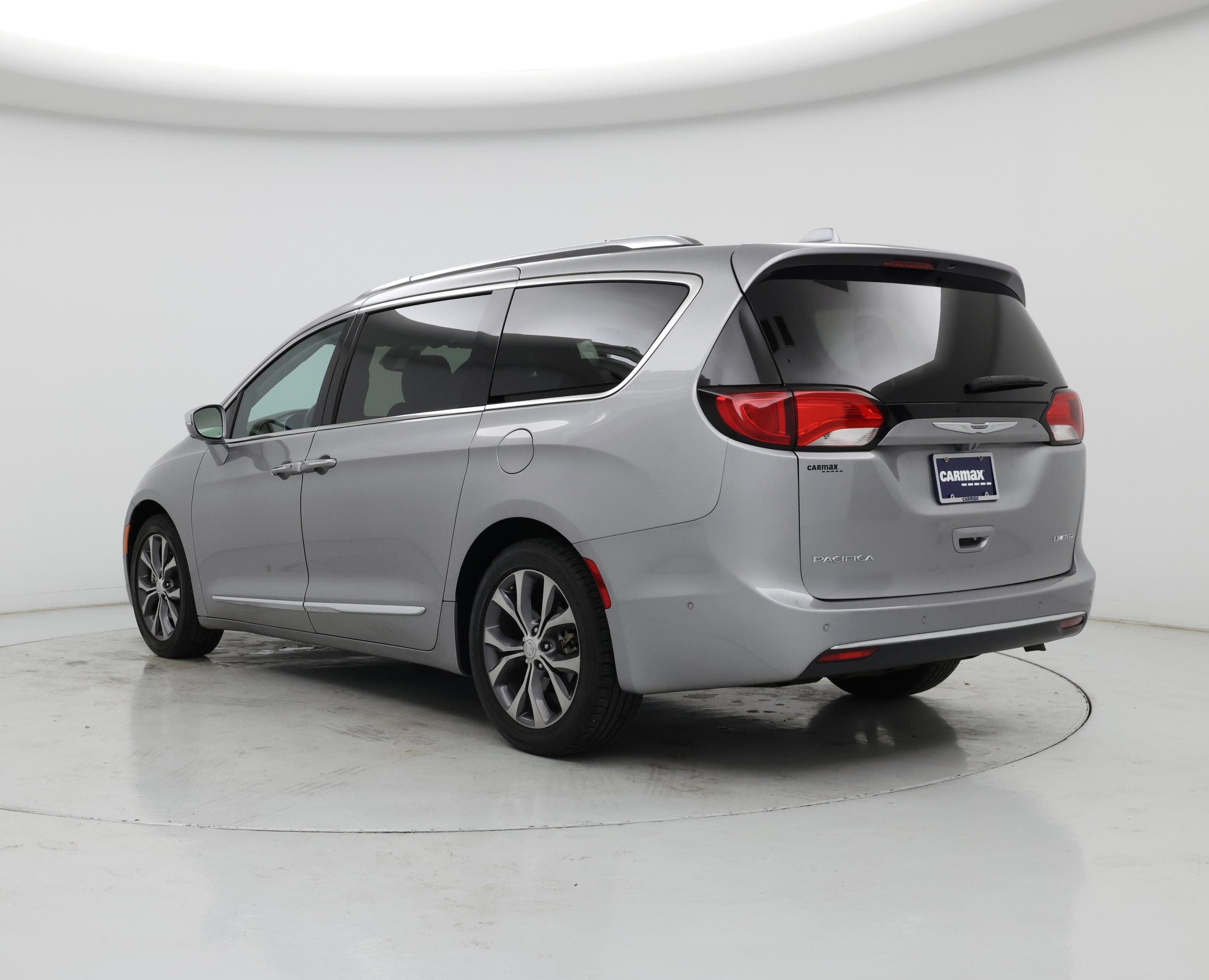 Thumbnail: 2017 Chrysler Pacifica - 2